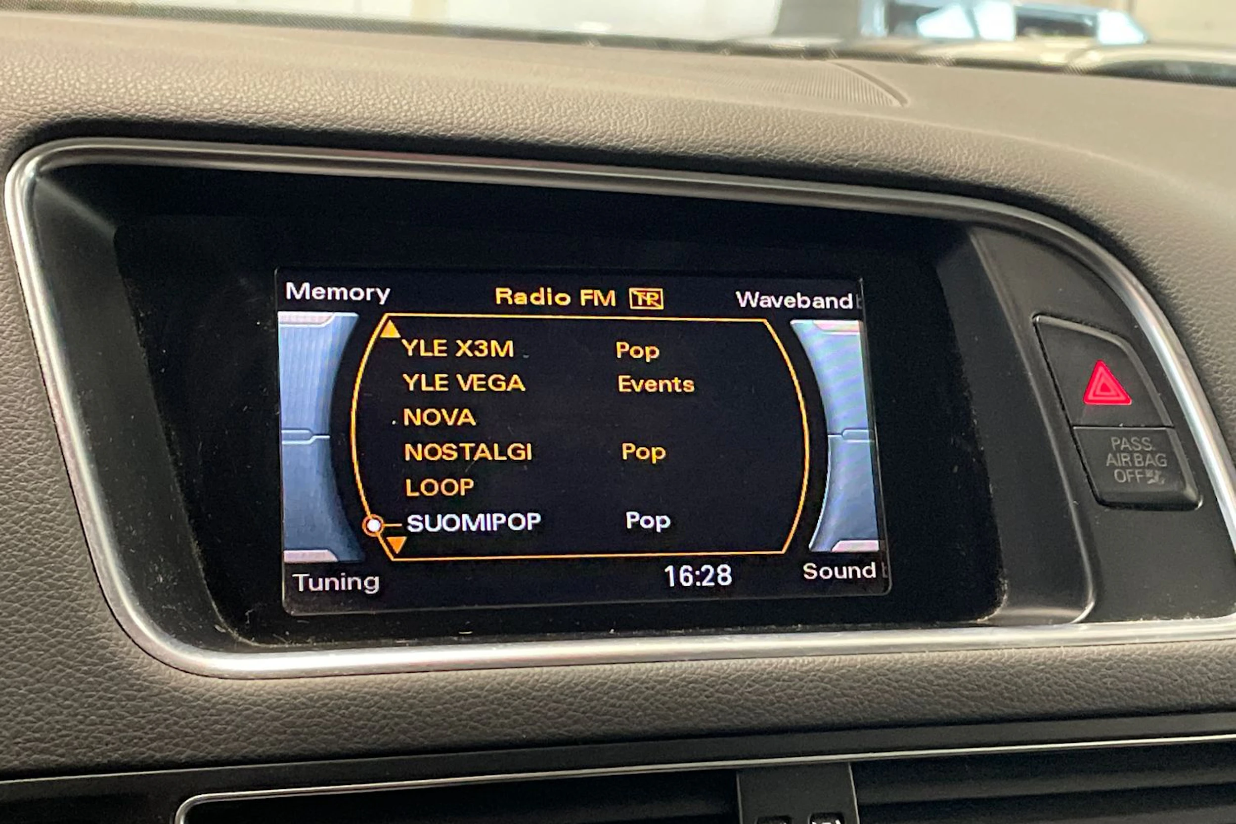 valkoinen Audi Q5 2015 kuva 17.