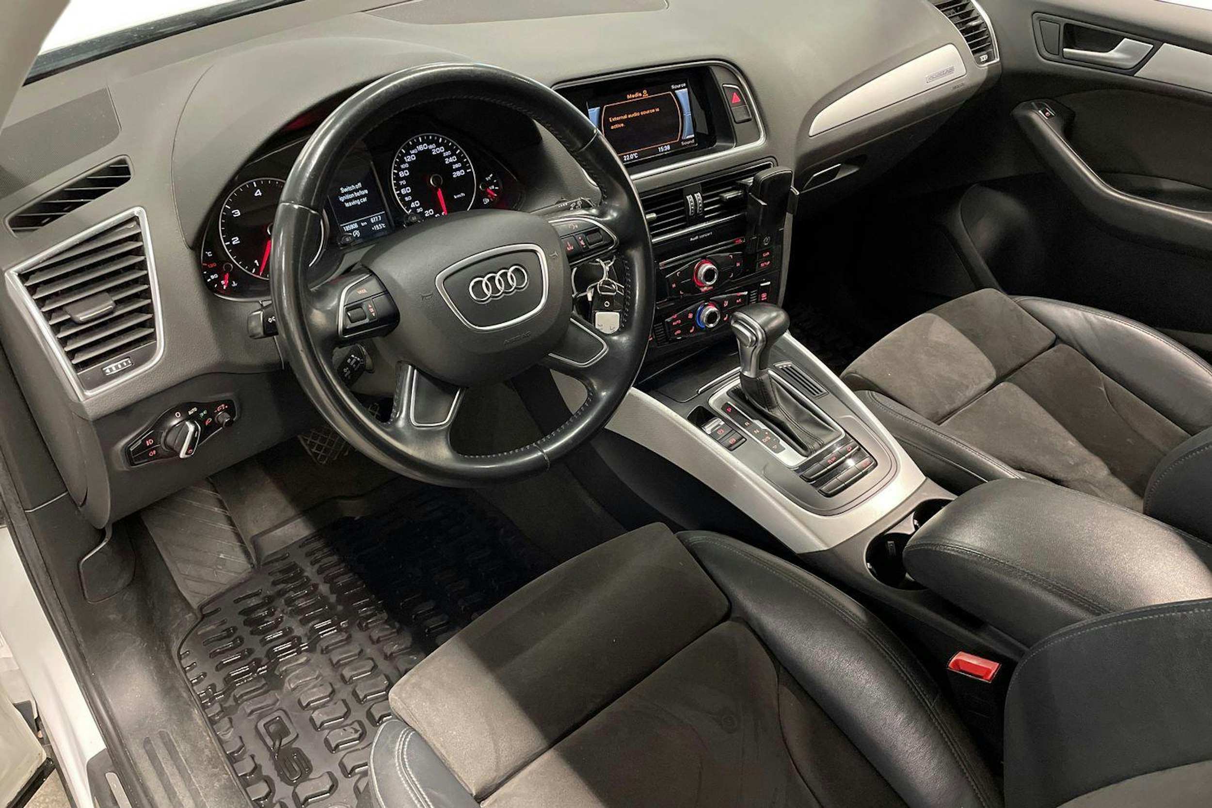valkoinen Audi Q5 2015 kuva 7.