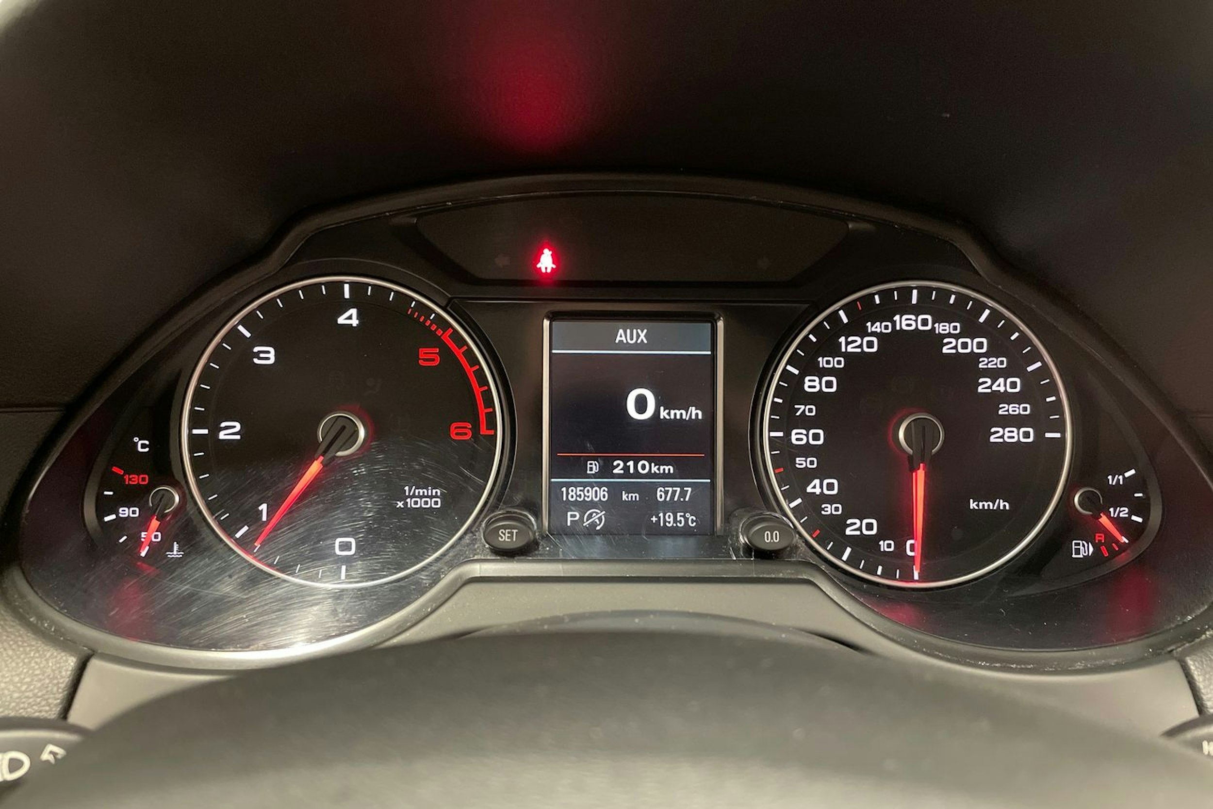 valkoinen Audi Q5 2015 kuva 16.