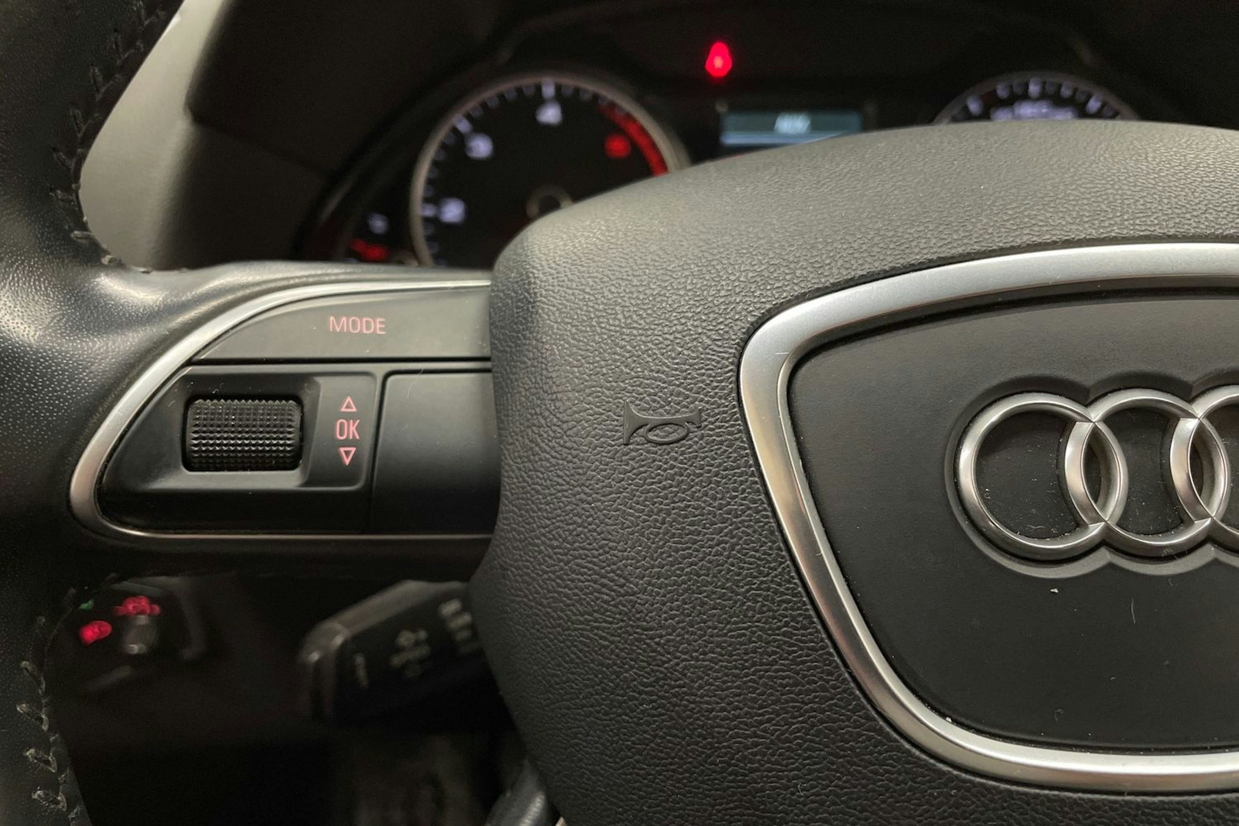 valkoinen Audi Q5 2015 kuva 21.