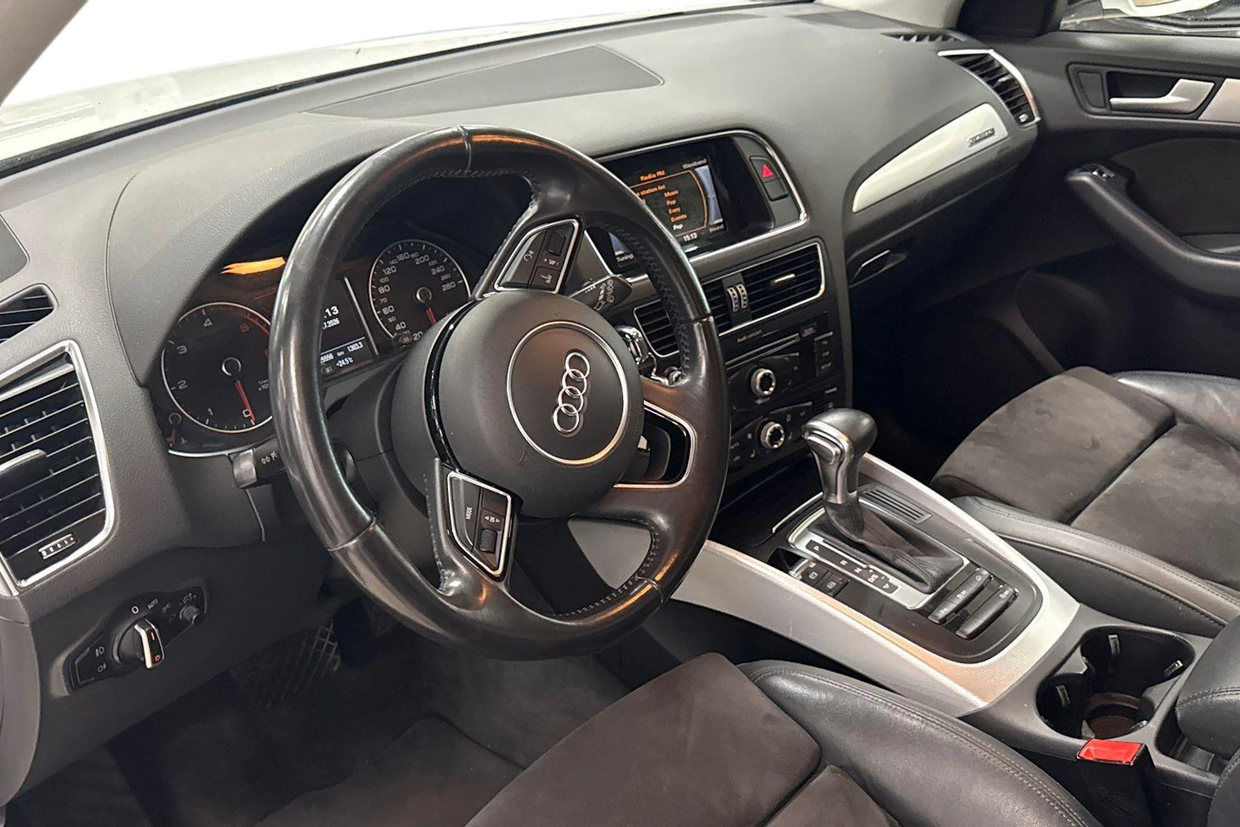valkoinen Audi Q5 2015 kuva 3.