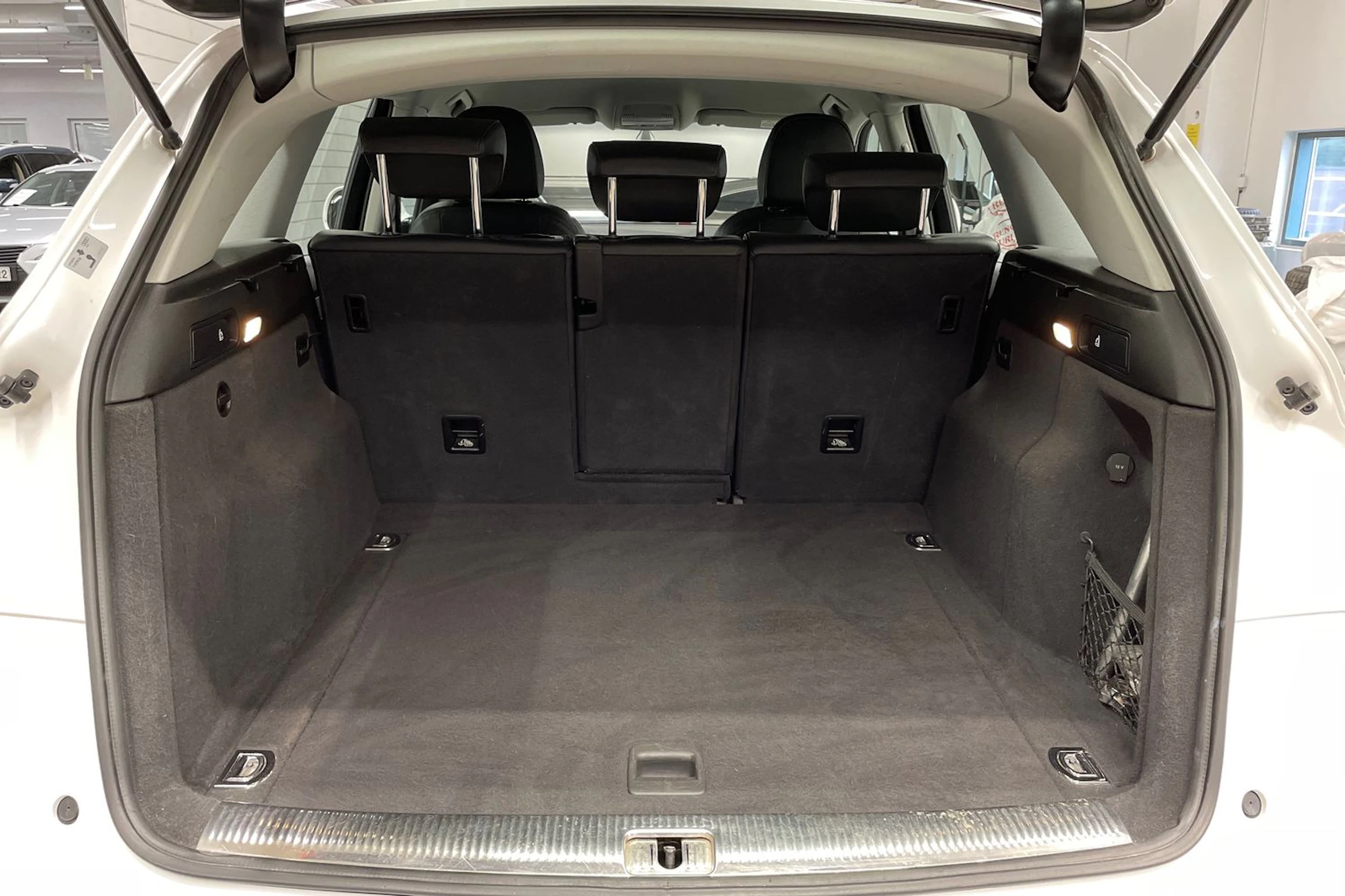 valkoinen Audi Q5 2015 kuva 11.