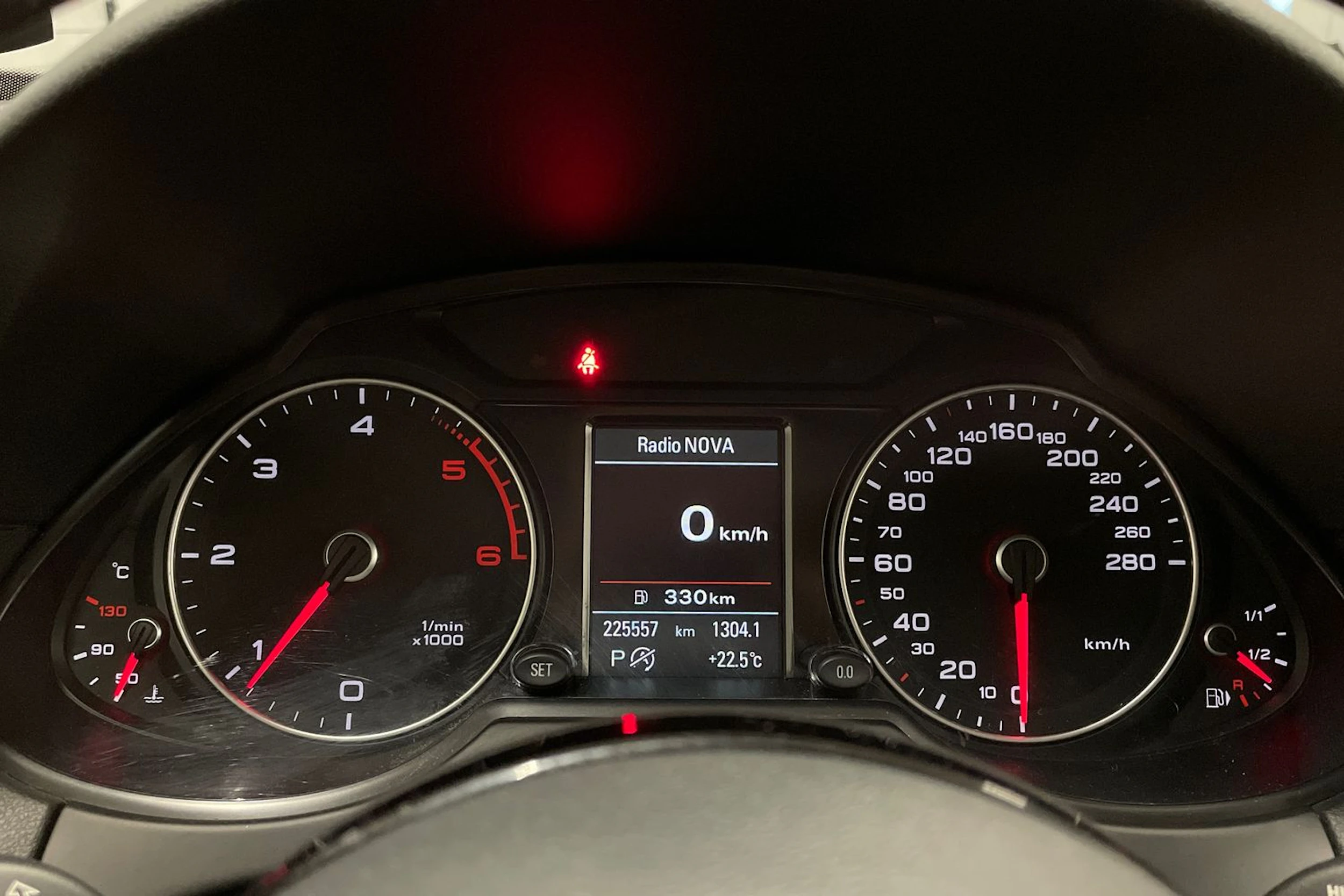valkoinen Audi Q5 2015 kuva 12.