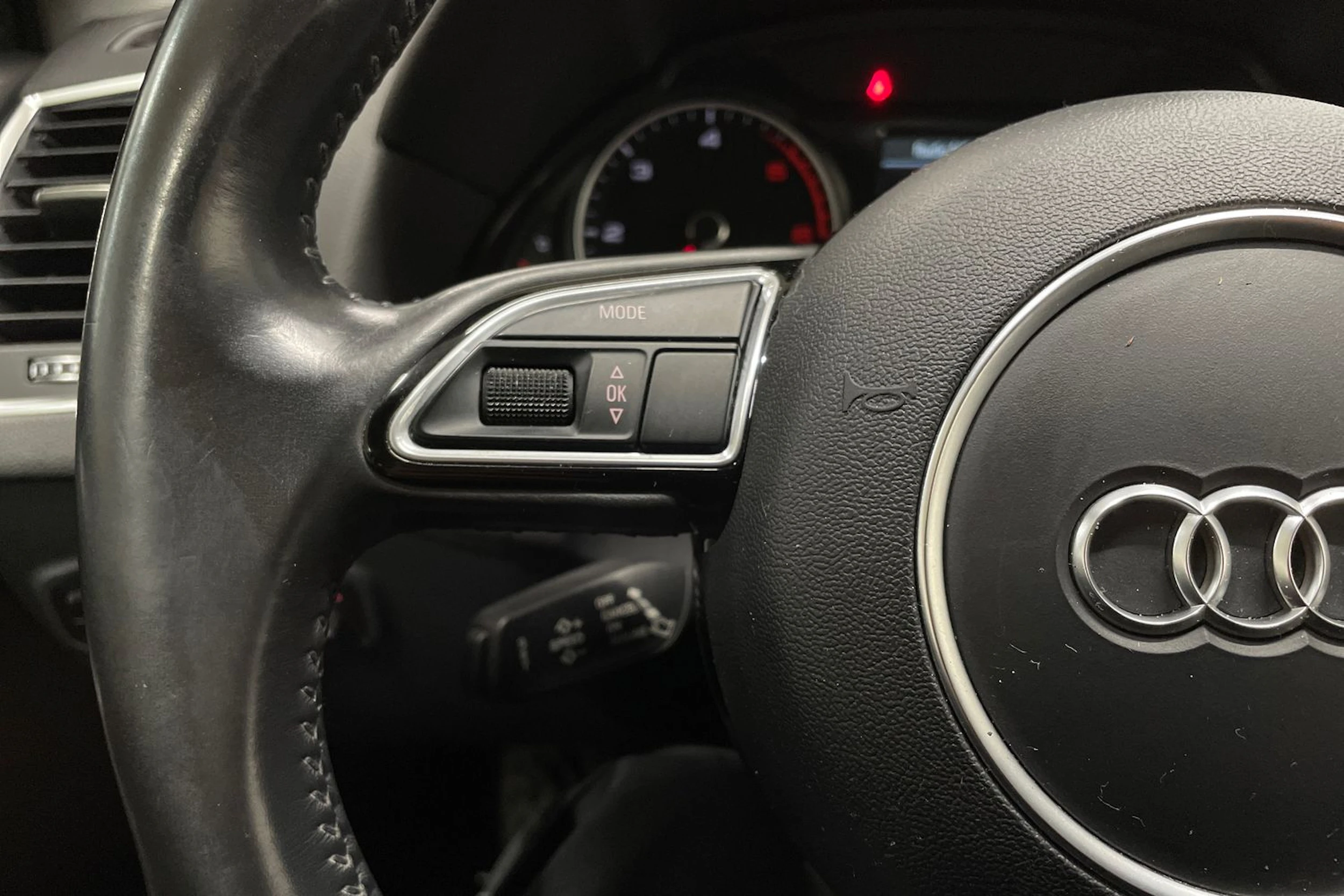 valkoinen Audi Q5 2015 kuva 17.