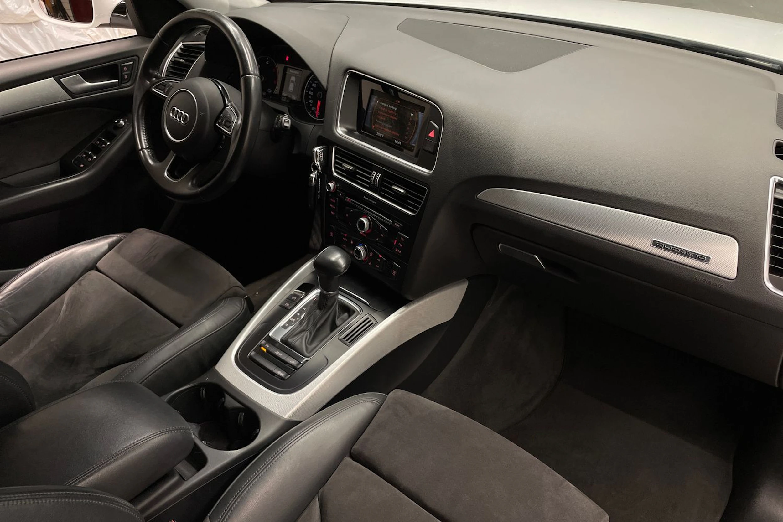 valkoinen Audi Q5 2015 kuva 22.