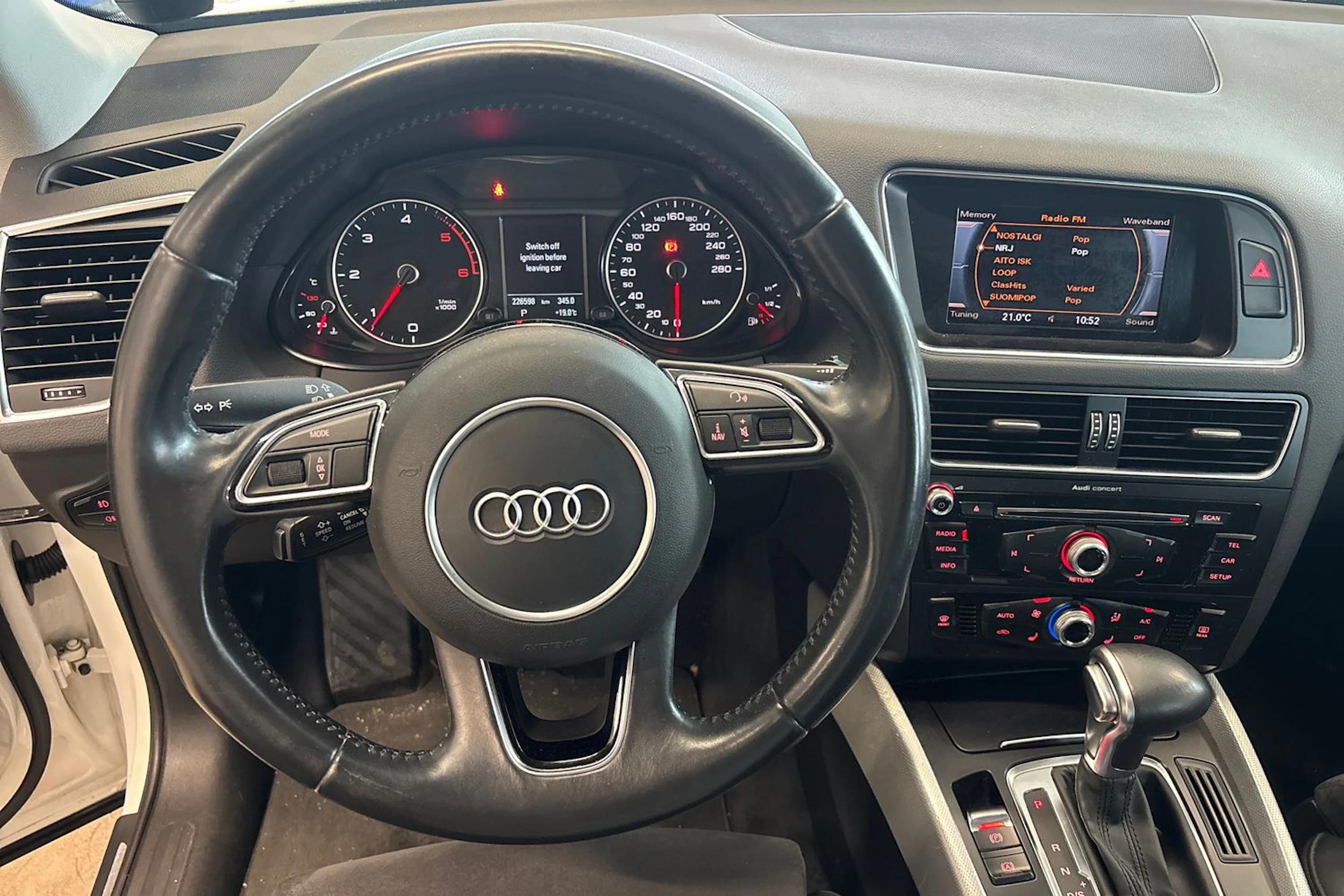 valkoinen Audi Q5 2015 kuva 29.