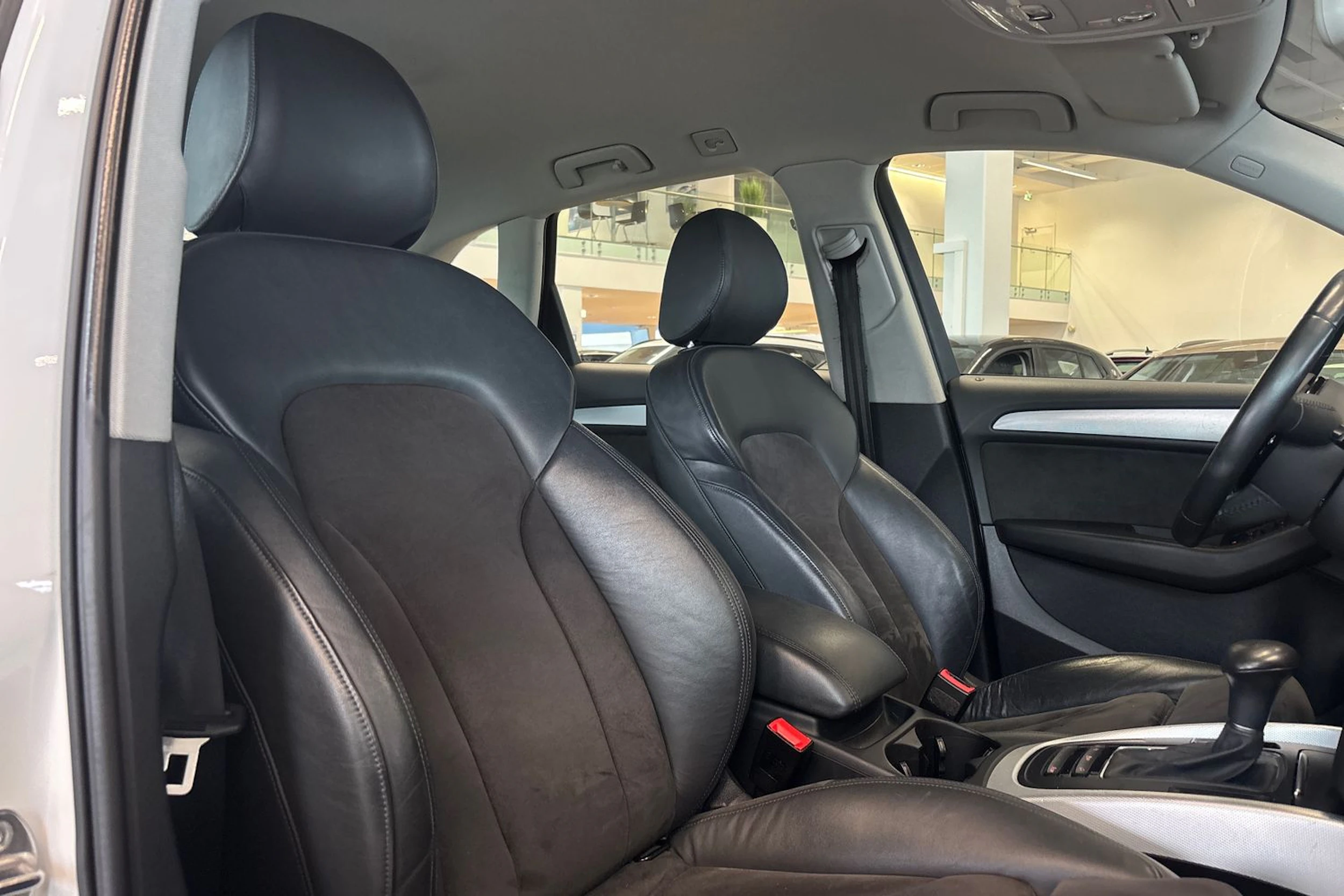 valkoinen Audi Q5 2015 kuva 32.