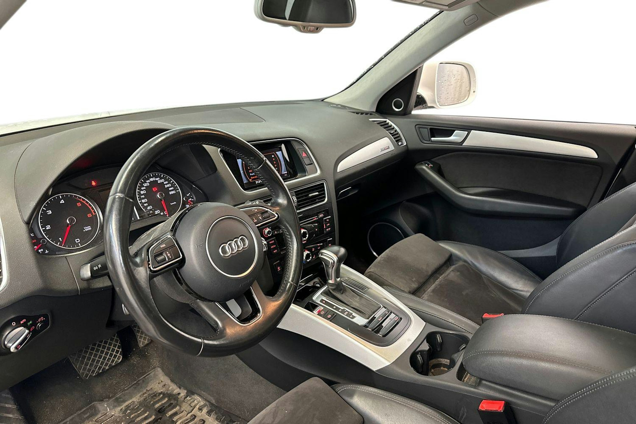 valkoinen Audi Q5 2015 kuva 3.