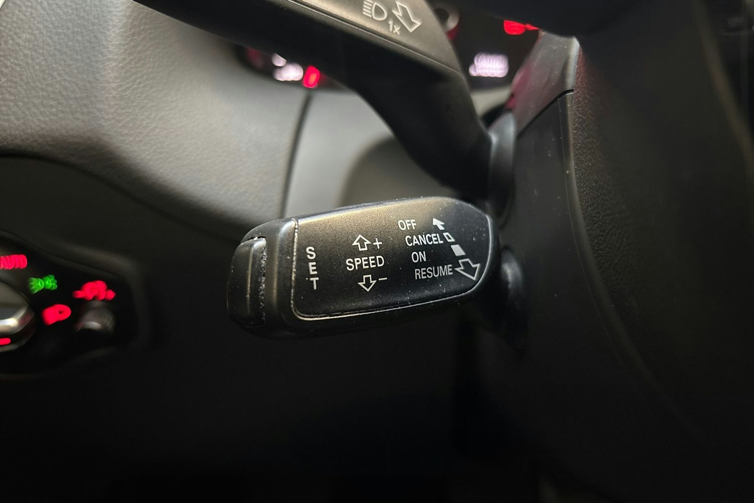 harmaa Audi Q5 2015 kuva 15.