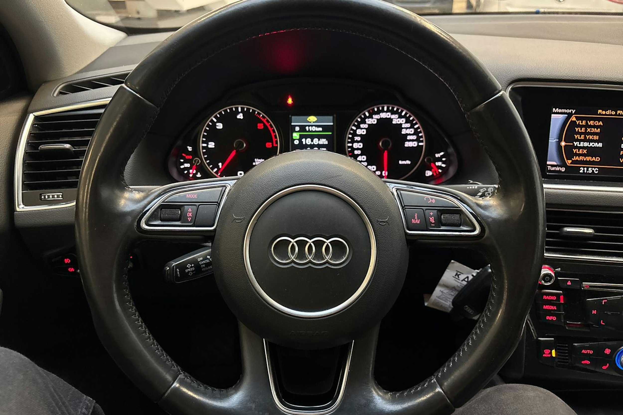 harmaa Audi Q5 2015 kuva 16.