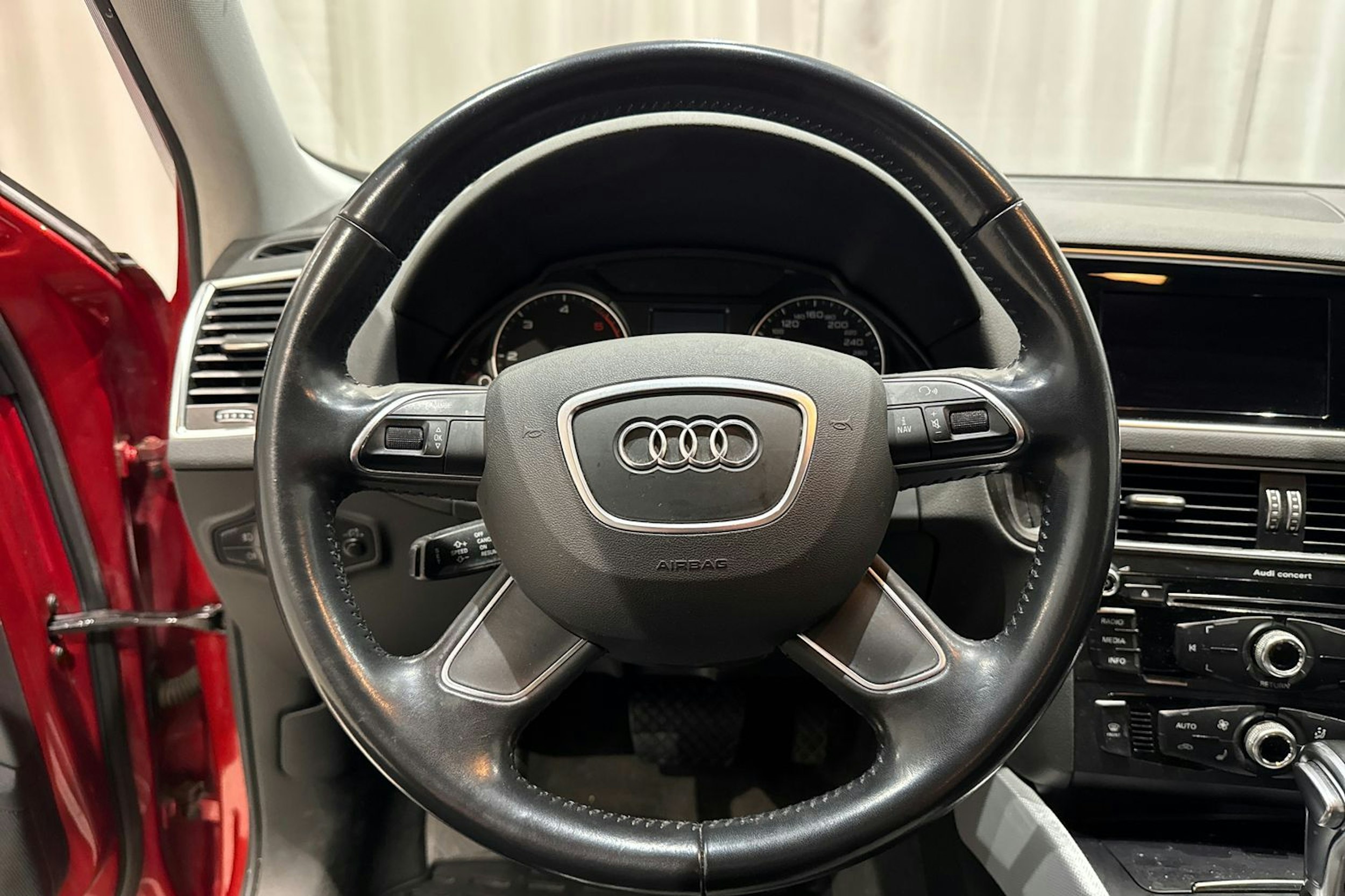 punainen Audi Q5 2015 kuva 16.