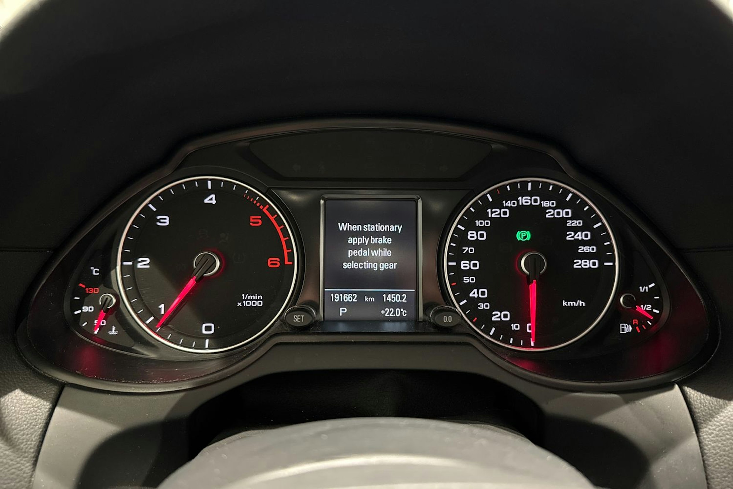 punainen Audi Q5 2015 kuva 18.