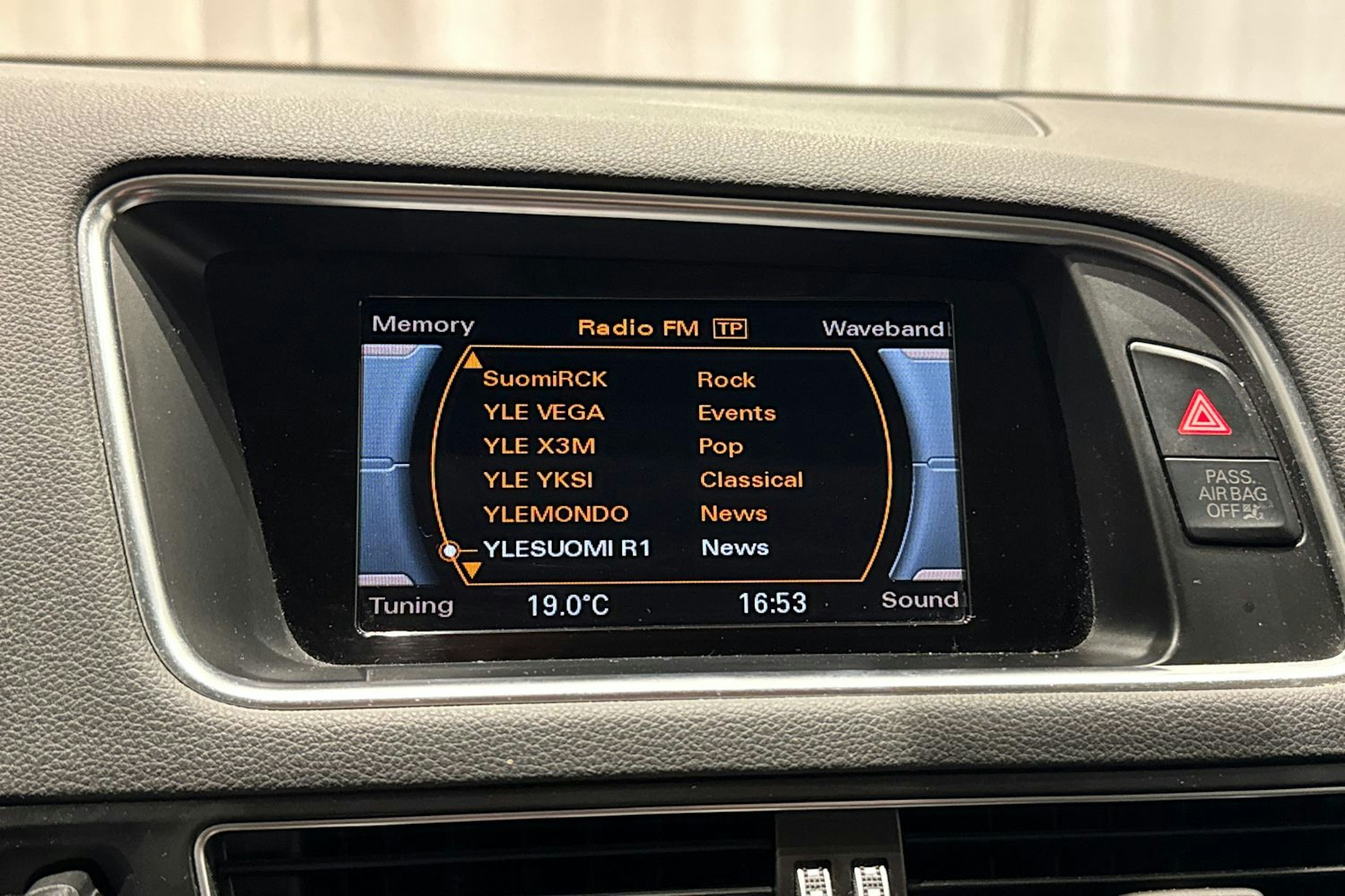 punainen Audi Q5 2015 kuva 21.