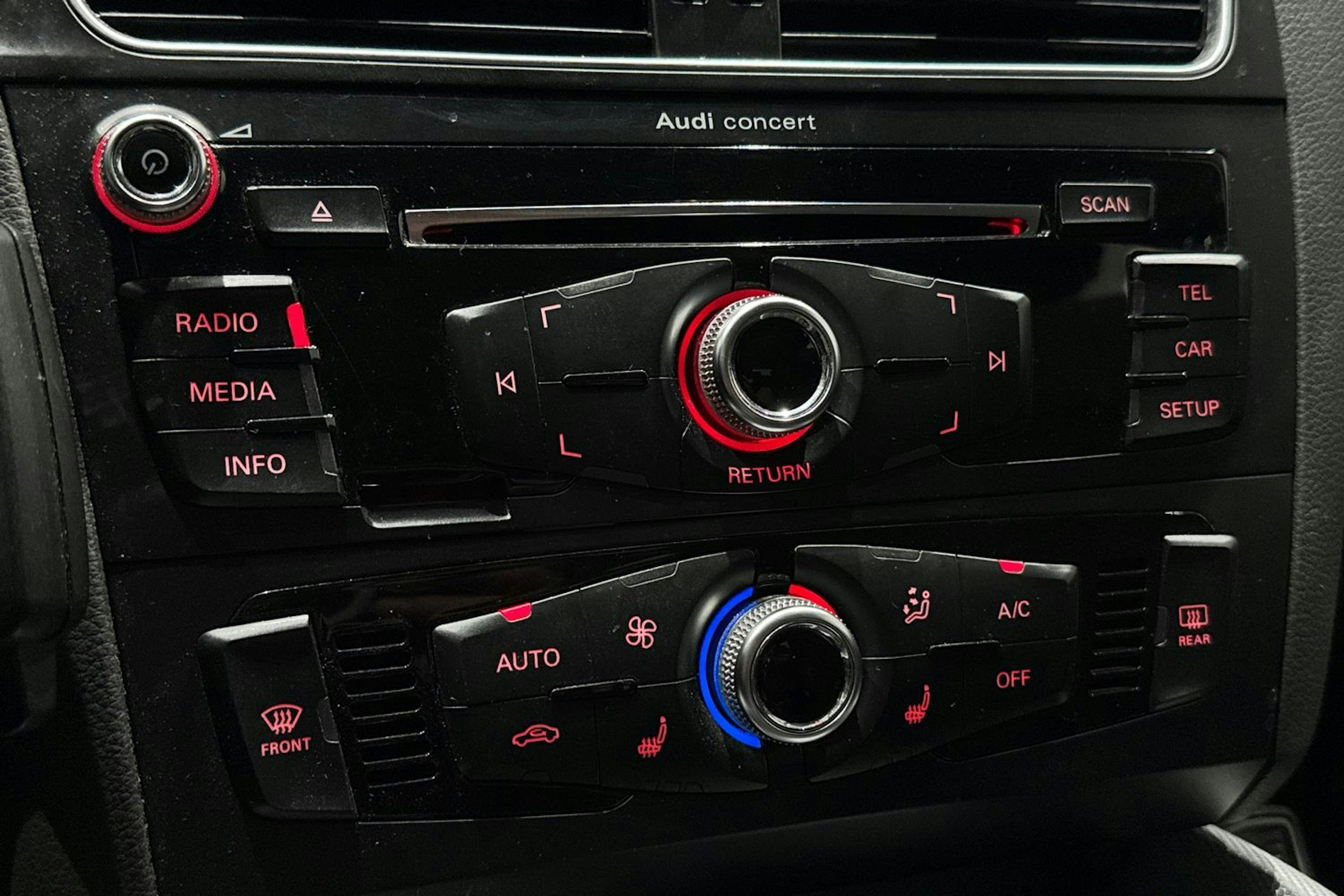 punainen Audi Q5 2015 kuva 22.