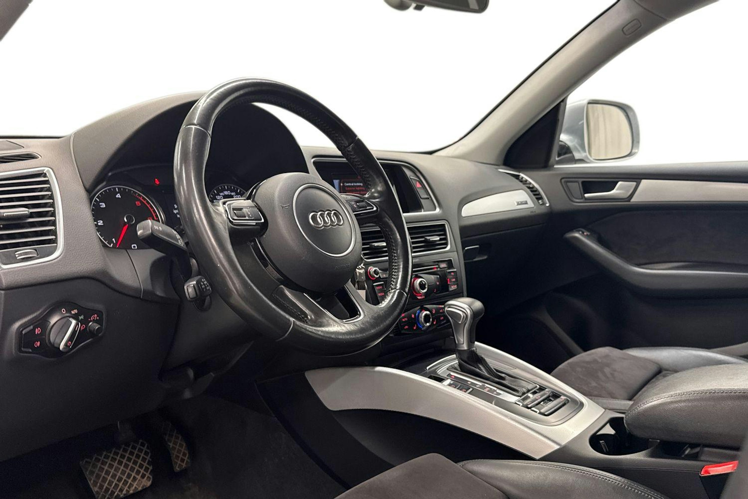 hopea Audi Q5 2016 kuva 7.