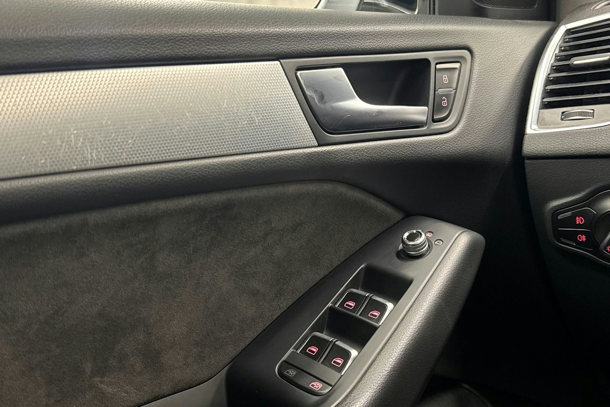 hopea Audi Q5 2016 kuva 19.