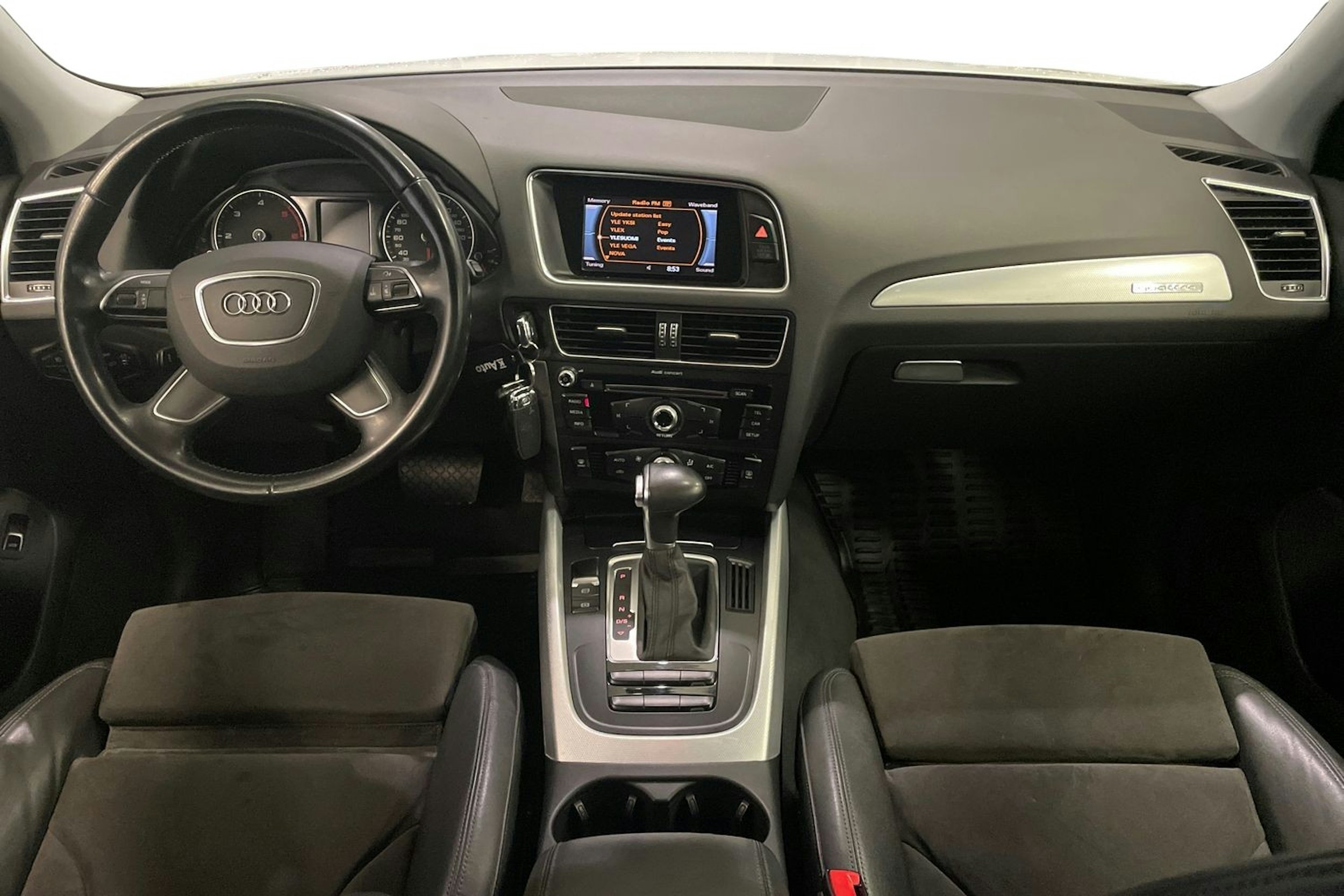 Valkoinen Audi Q5 2015 kuva 9.