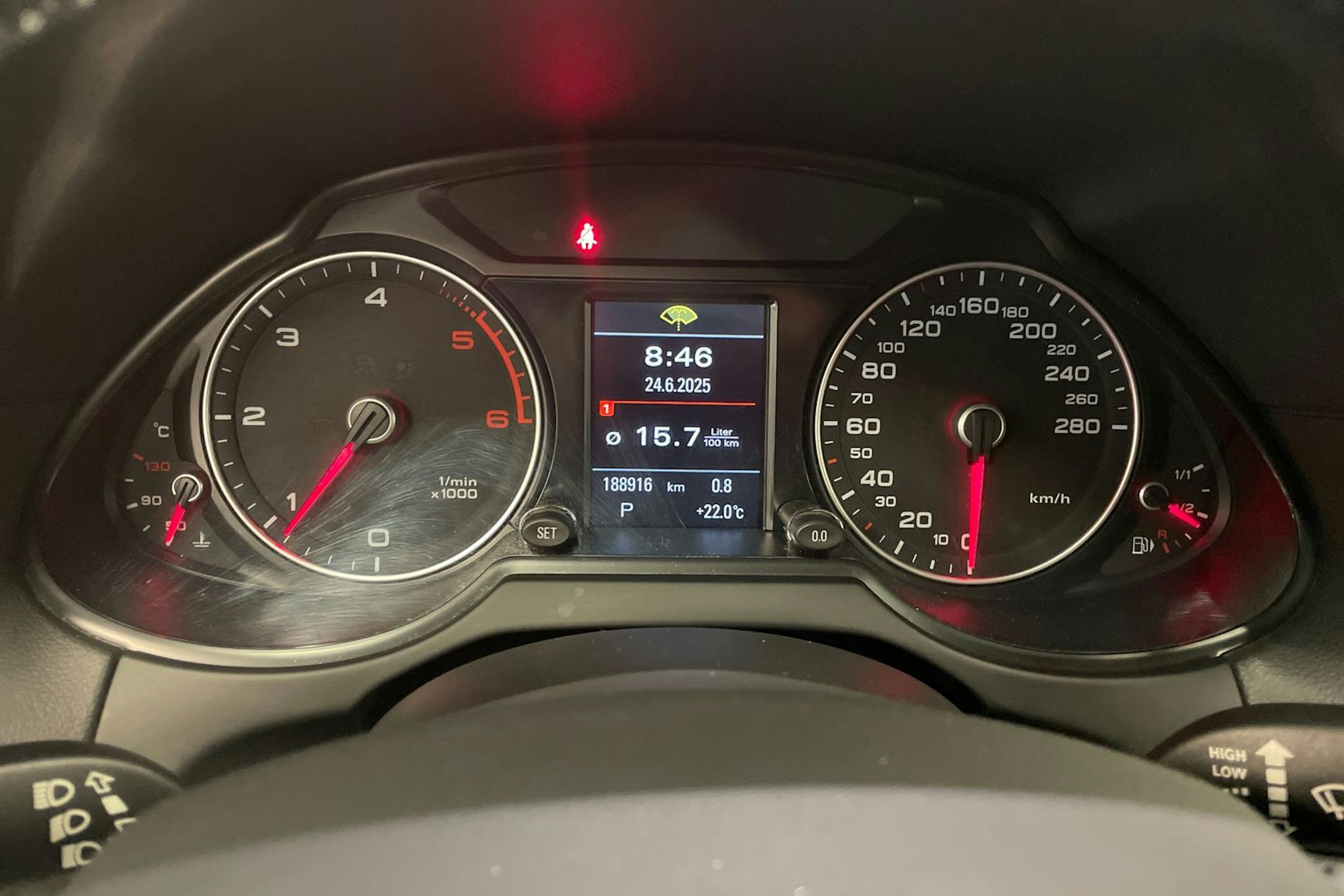 Valkoinen Audi Q5 2015 kuva 18.