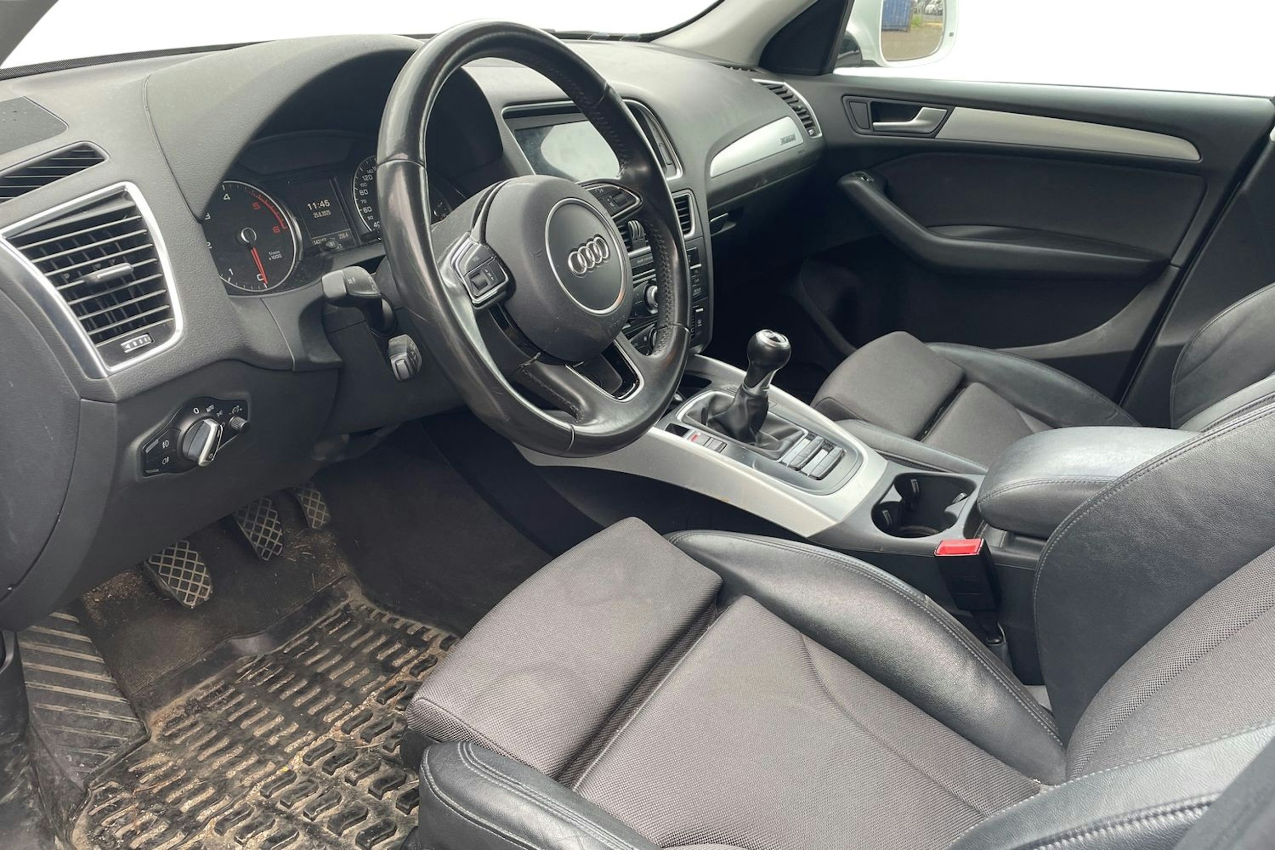 Valkoinen Audi Q5 2015 kuva 3.