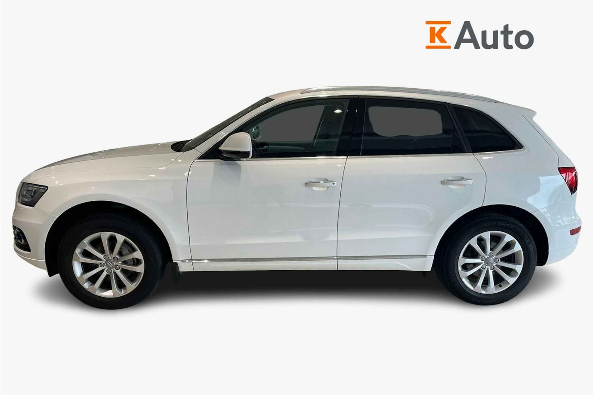 Valkoinen Audi Q5 2015 kuva 6.