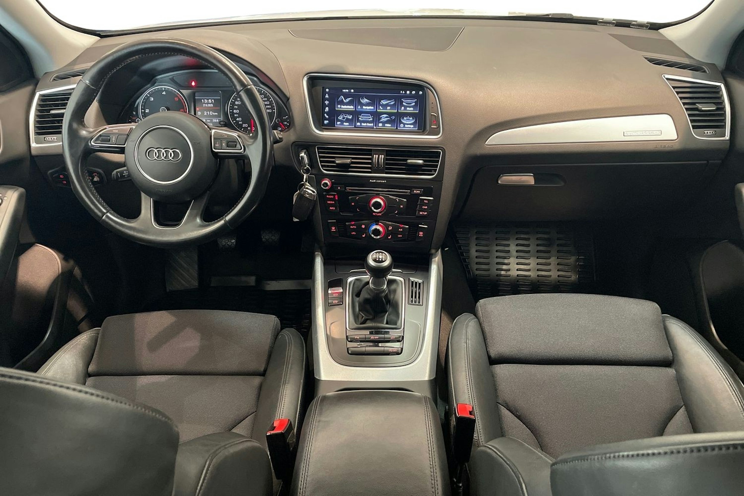 Valkoinen Audi Q5 2015 kuva 9.