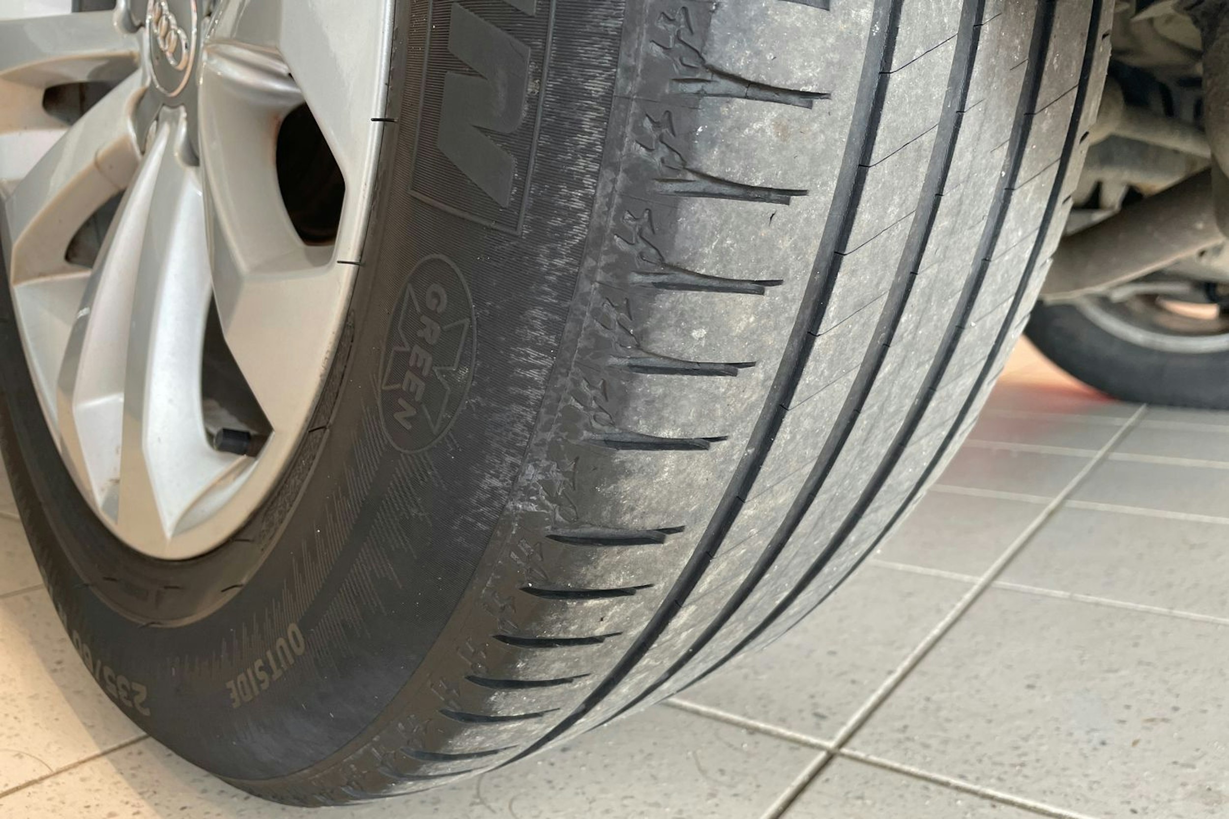 Valkoinen Audi Q5 2015 kuva 13.