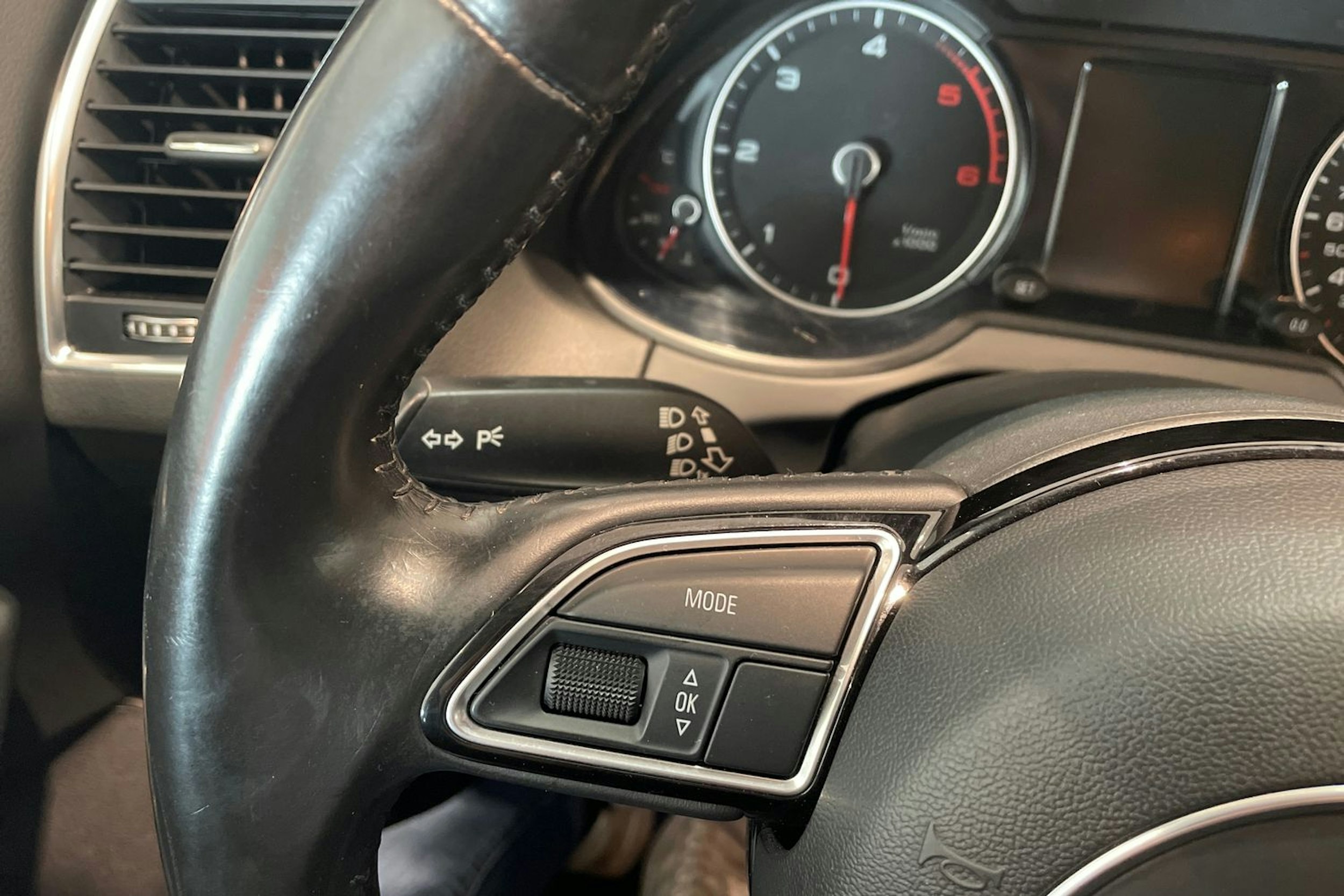 Valkoinen Audi Q5 2015 kuva 19.