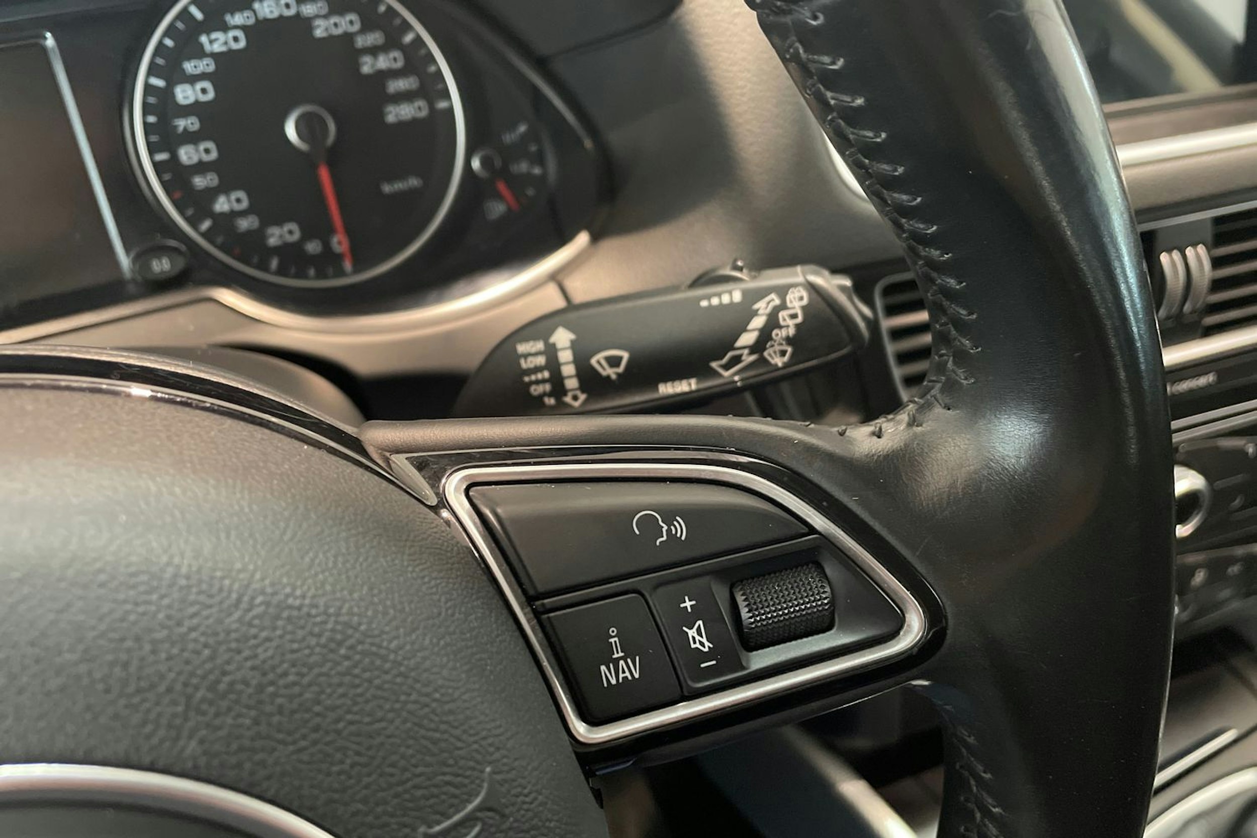 Valkoinen Audi Q5 2015 kuva 21.