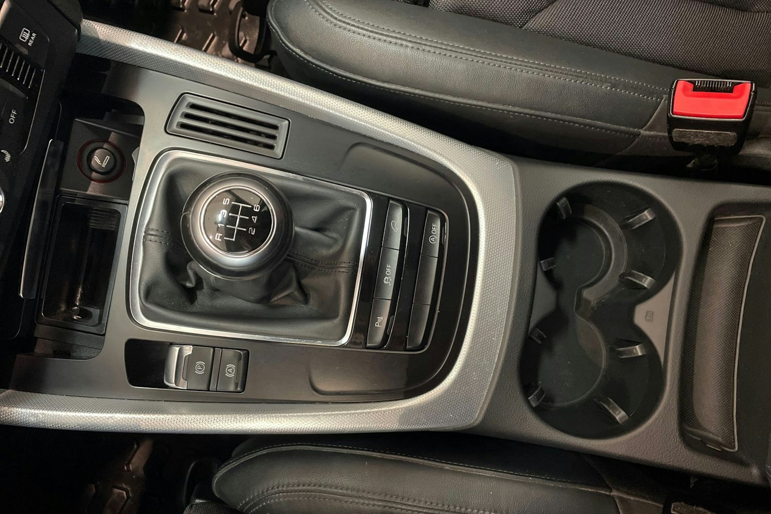 Valkoinen Audi Q5 2015 kuva 22.