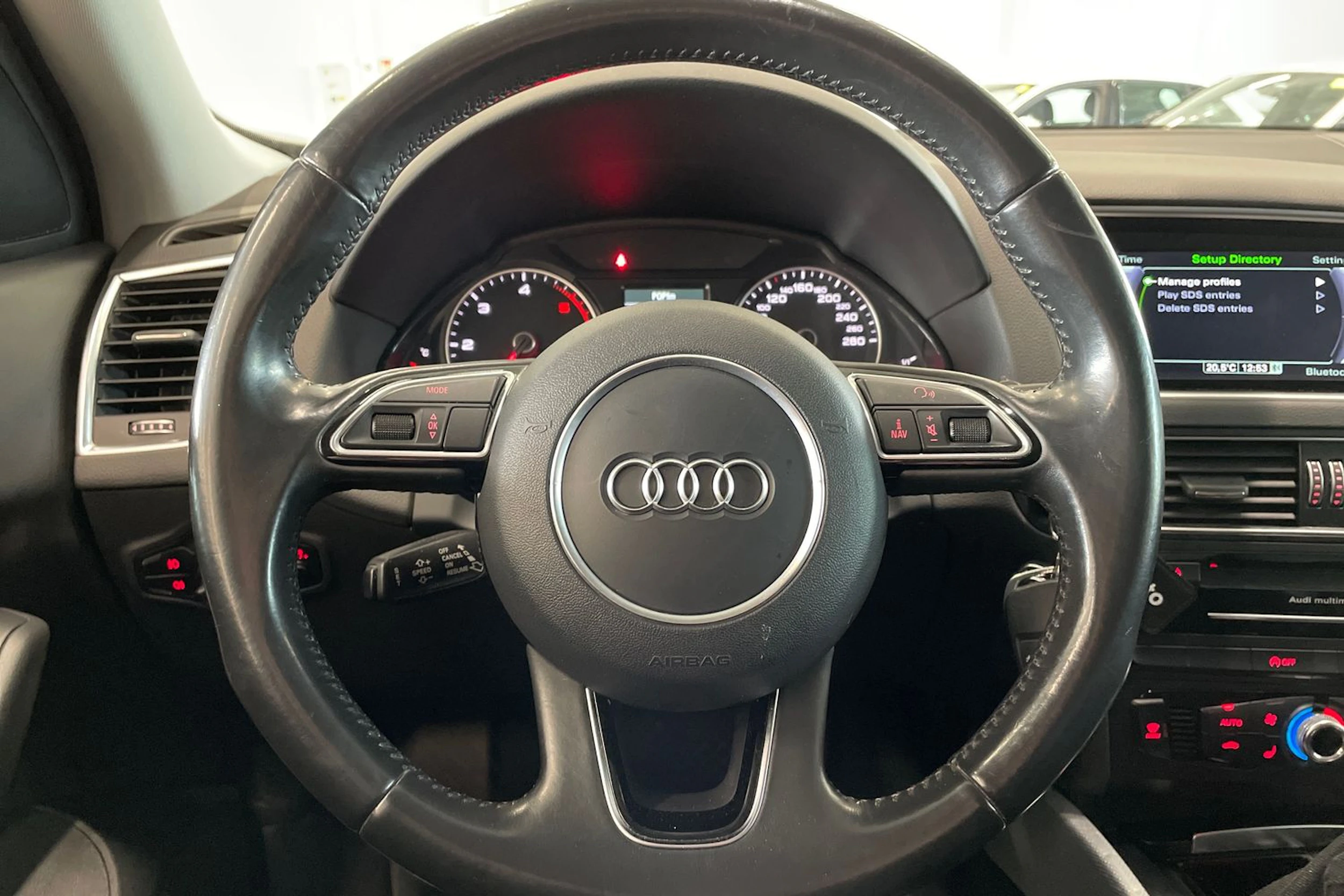 musta Audi Q5 2016 kuva 12.