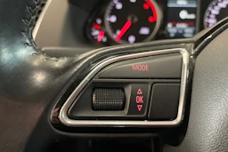 musta Audi Q5 2016 kuva 14.