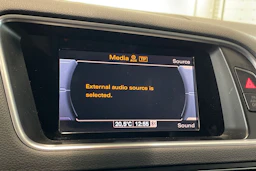 musta Audi Q5 2016 kuva 22.