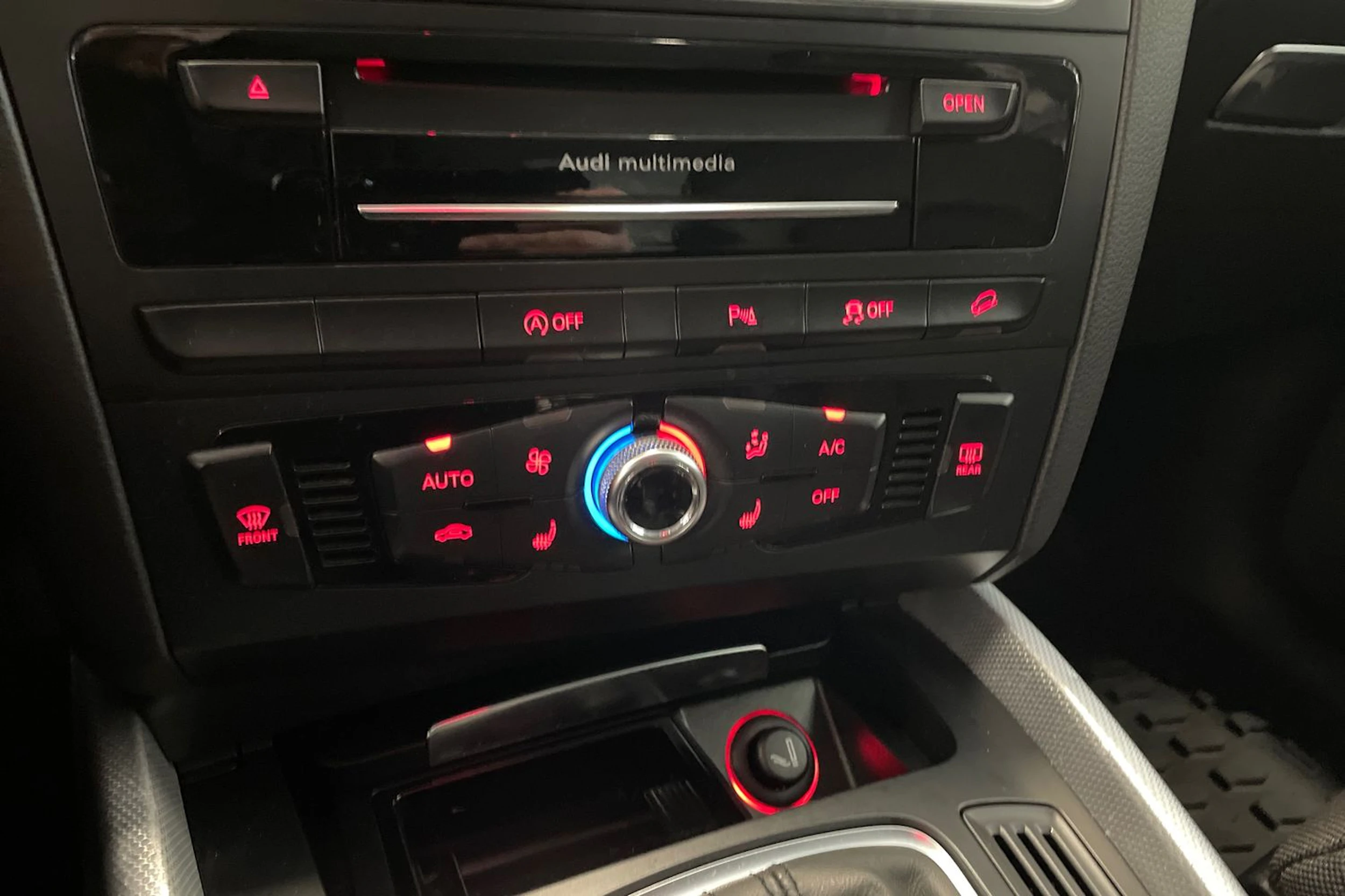 musta Audi Q5 2016 kuva 24.