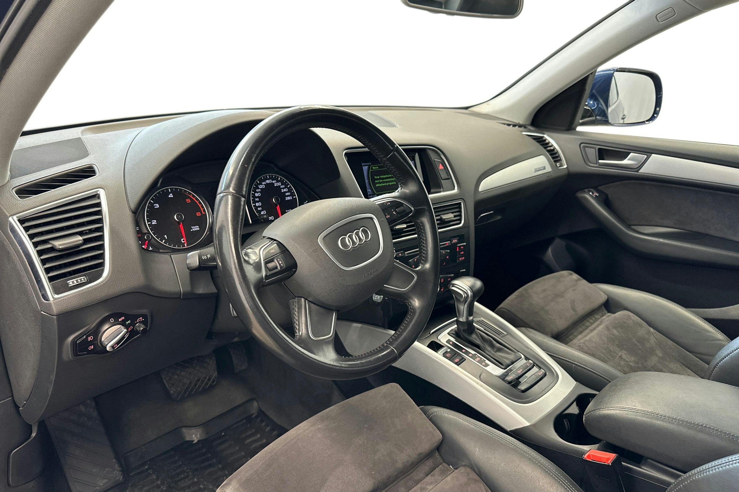 sininen Audi Q5 2015 kuva 7.