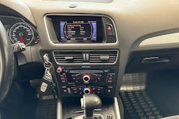 sininen Audi Q5 2015 kuva 19.