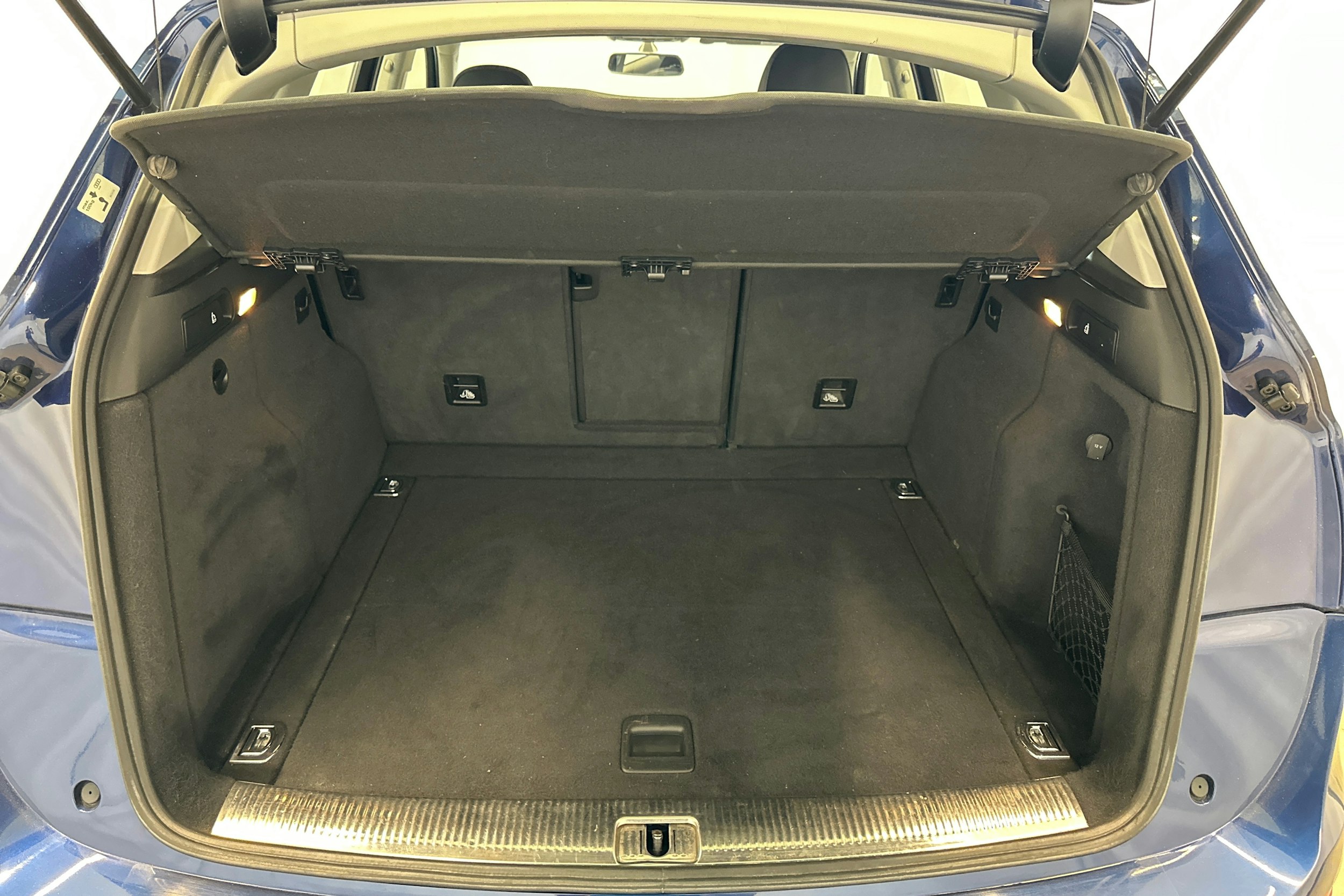 sininen Audi Q5 2015 kuva 22.