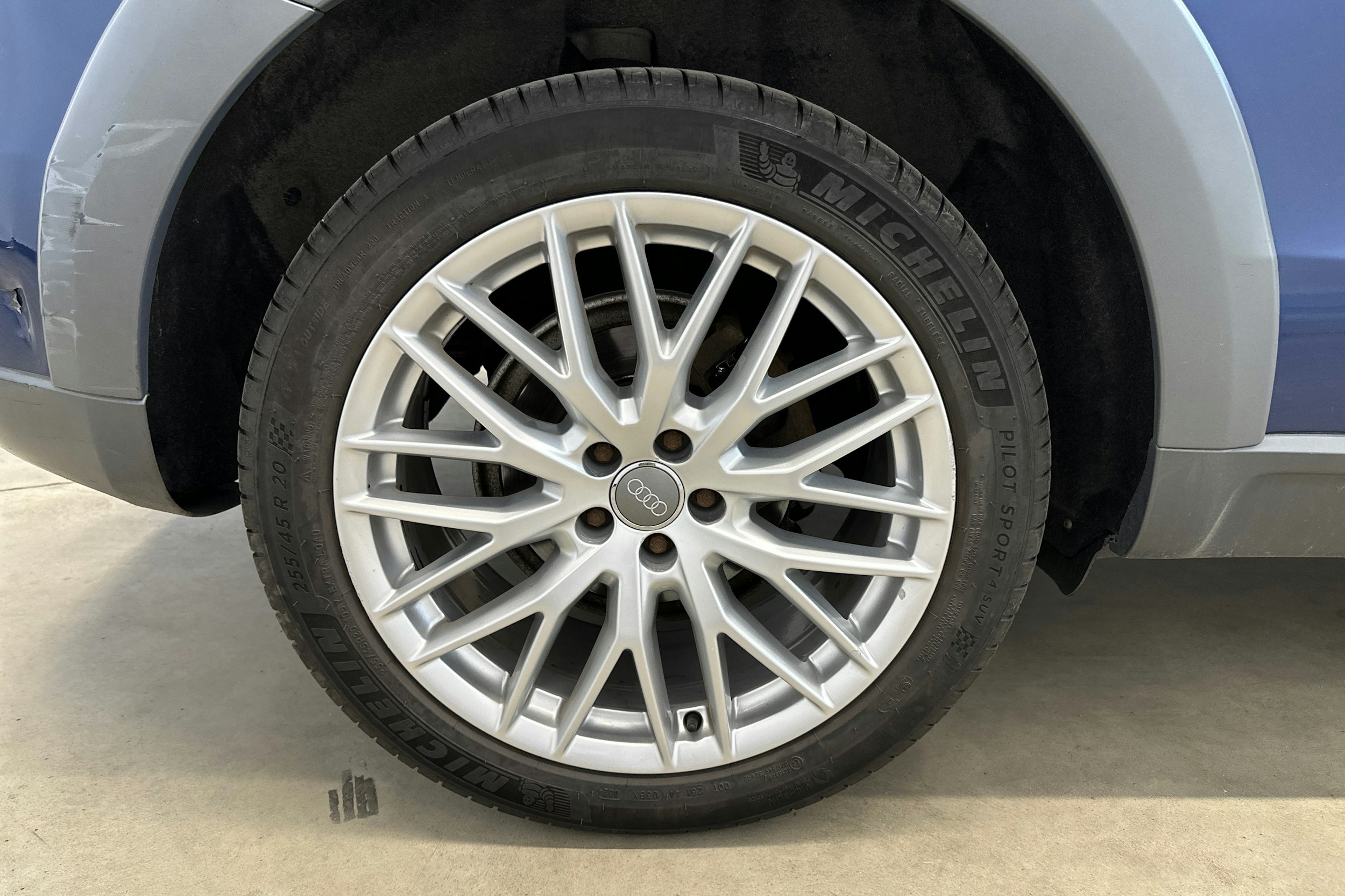 sininen Audi Q5 2015 kuva 23.