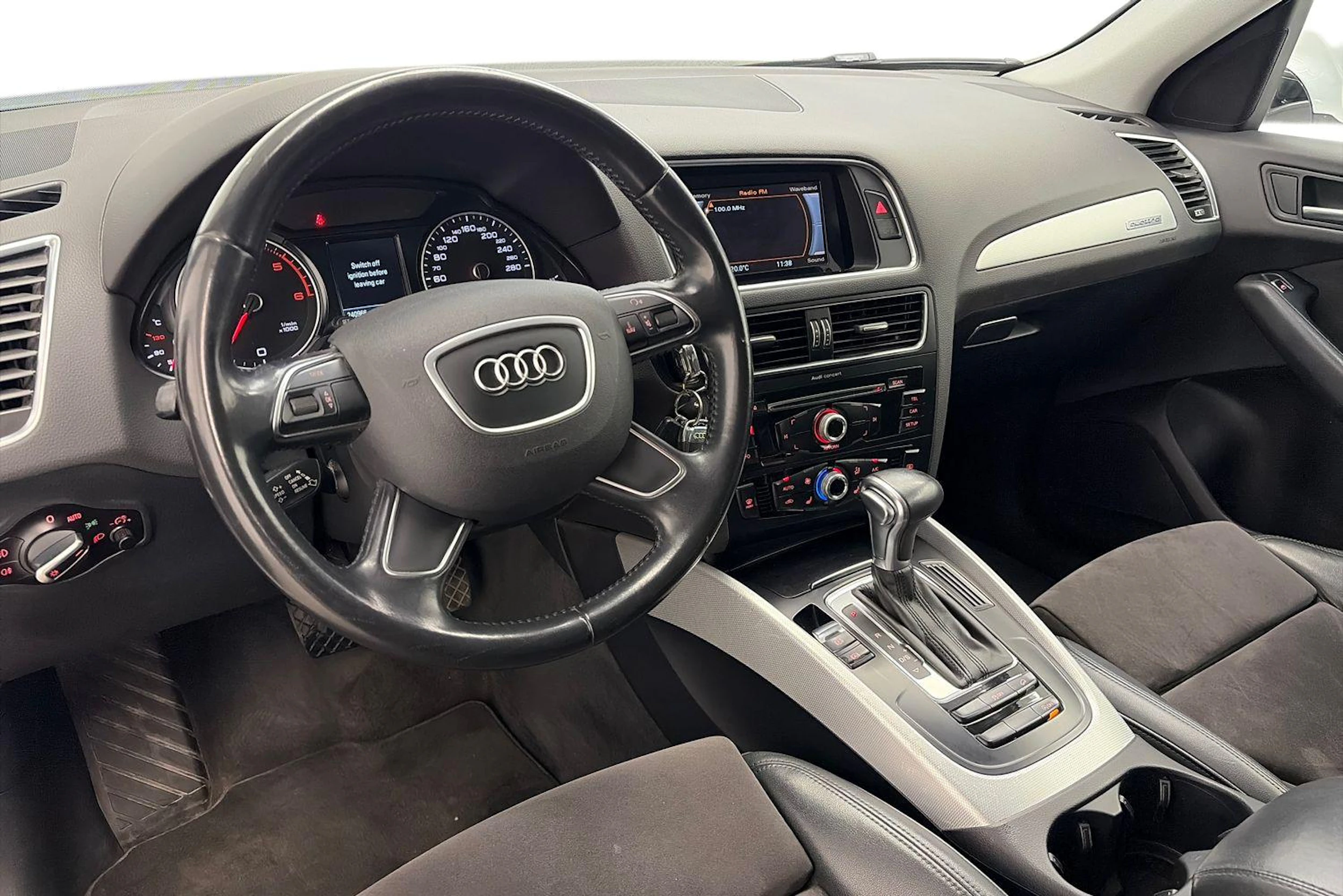 valkoinen Audi Q5 2015 kuva 6.
