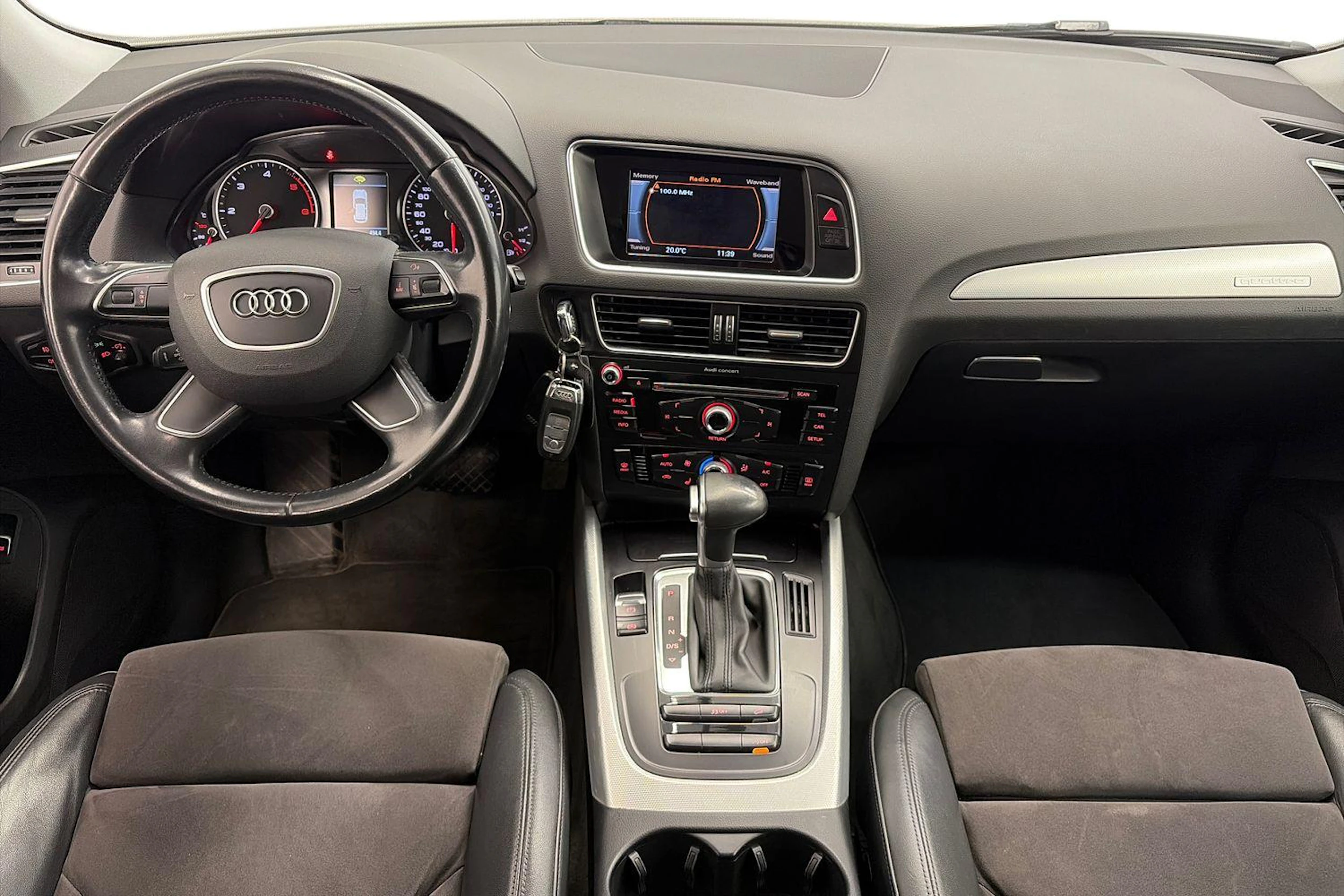 valkoinen Audi Q5 2015 kuva 7.