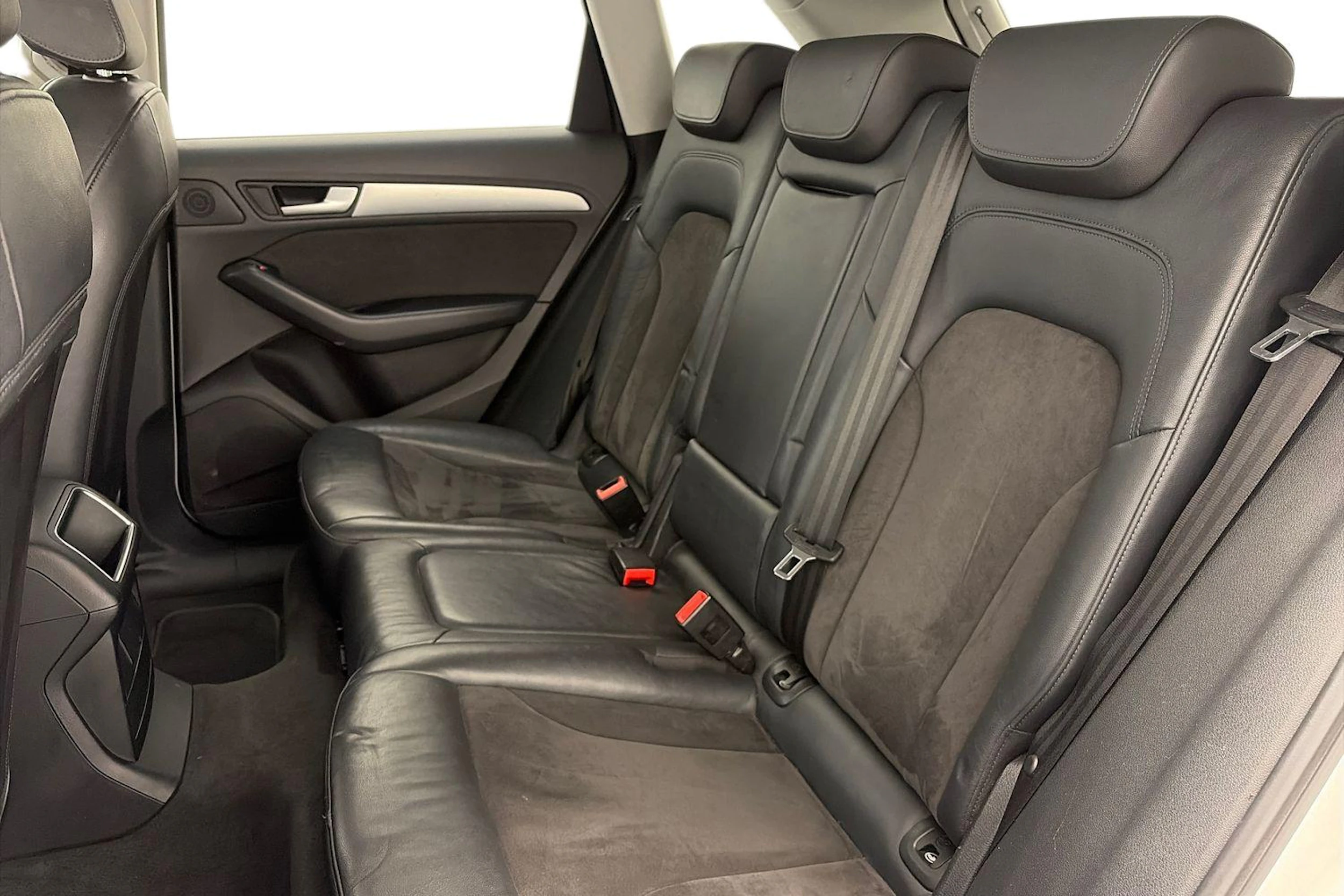 valkoinen Audi Q5 2015 kuva 8.
