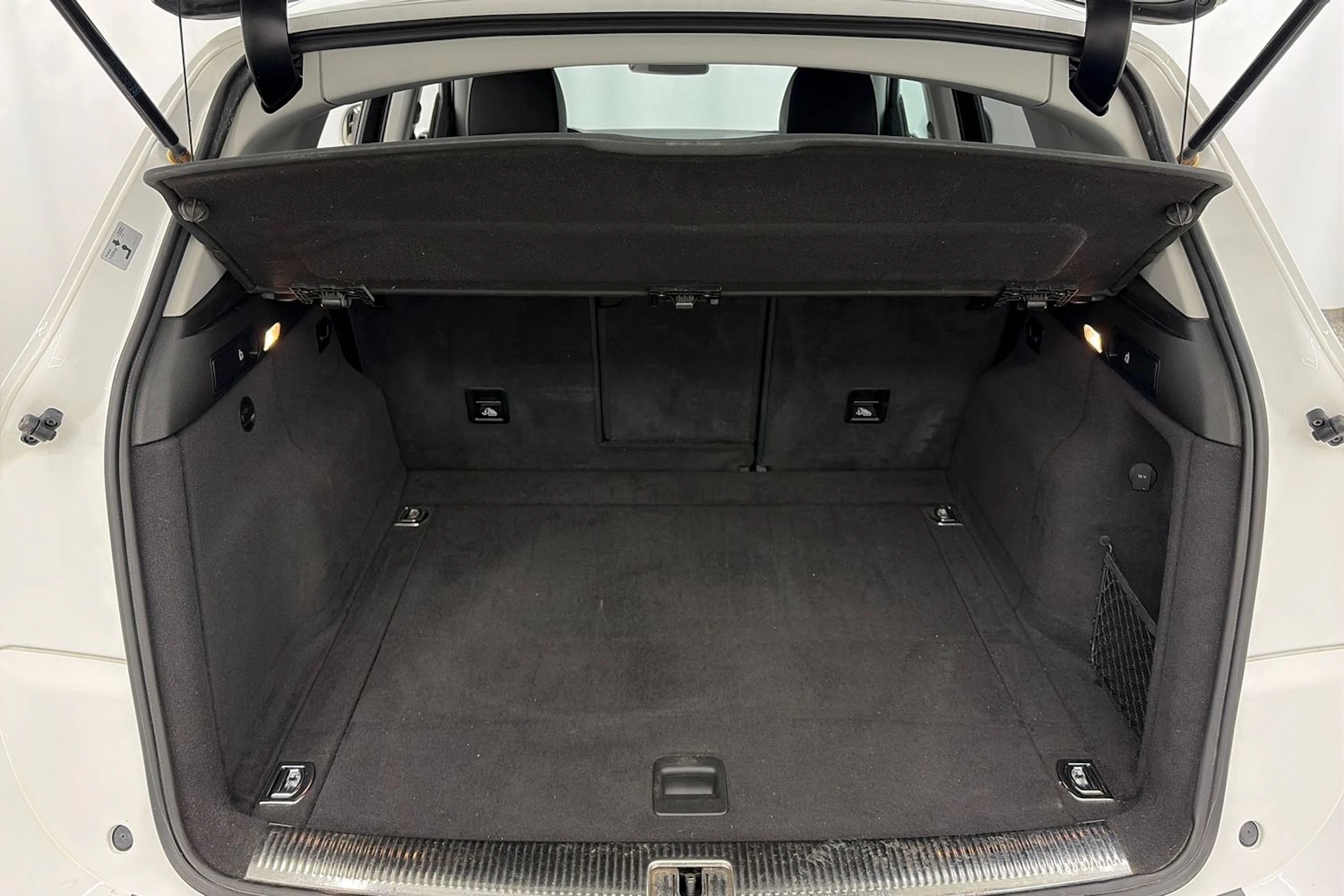 valkoinen Audi Q5 2015 kuva 11.