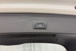 valkoinen Audi Q5 2015 kuva 12.