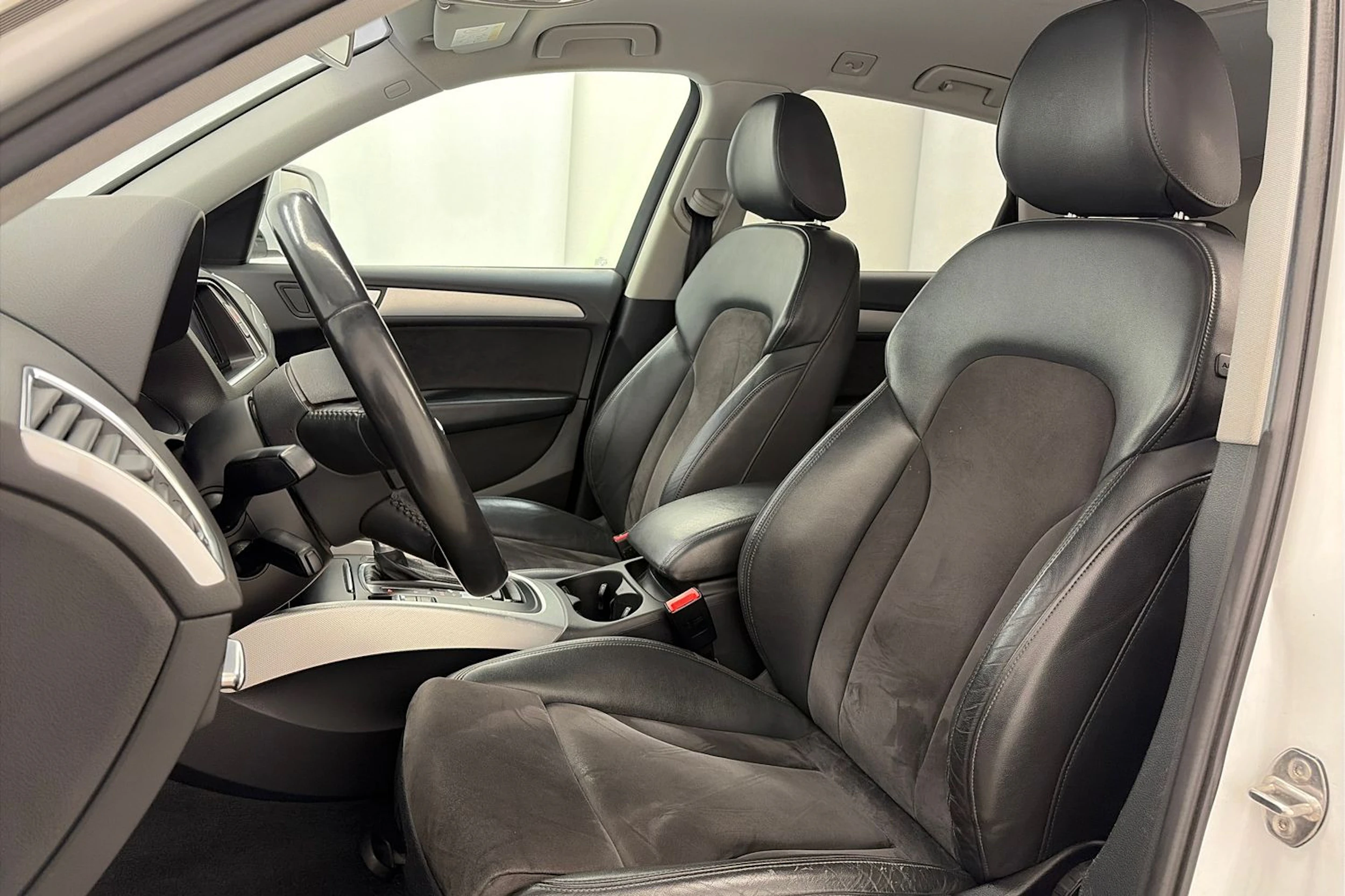 valkoinen Audi Q5 2015 kuva 13.