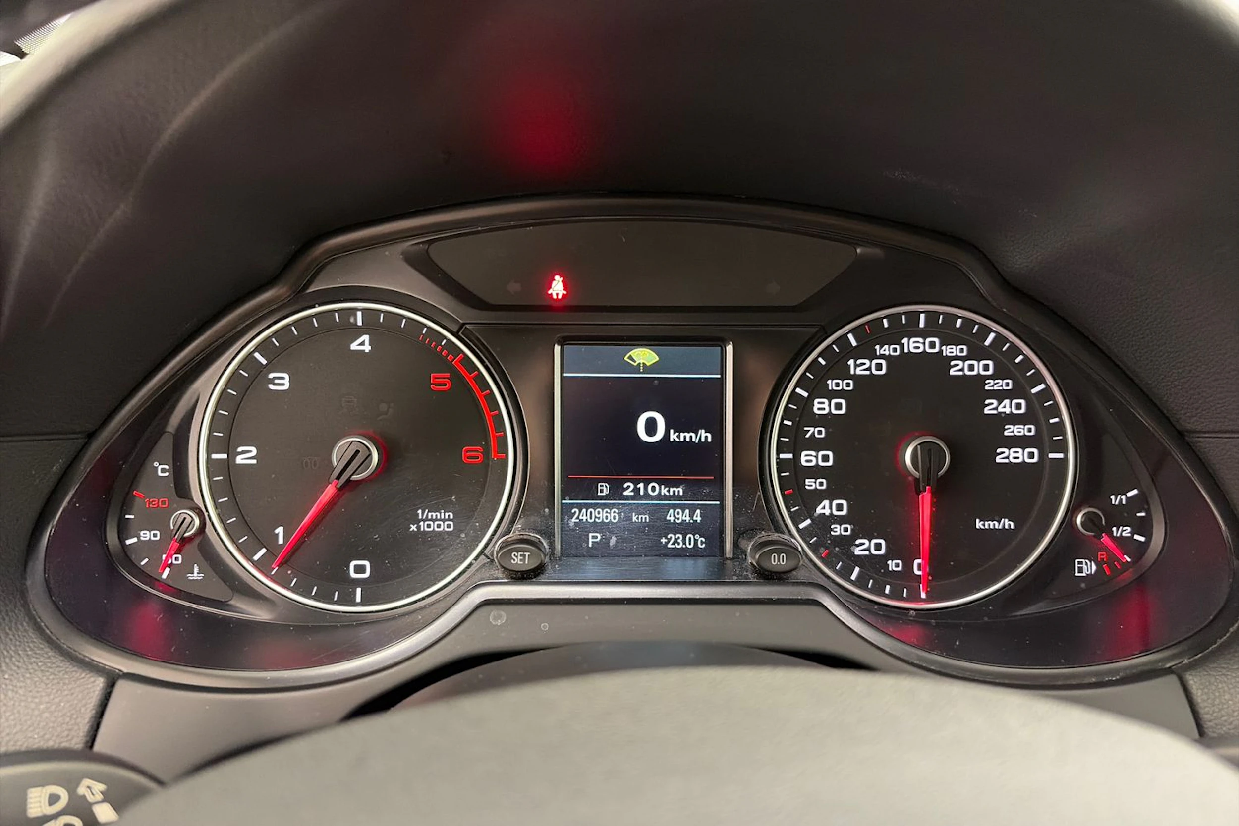 valkoinen Audi Q5 2015 kuva 14.