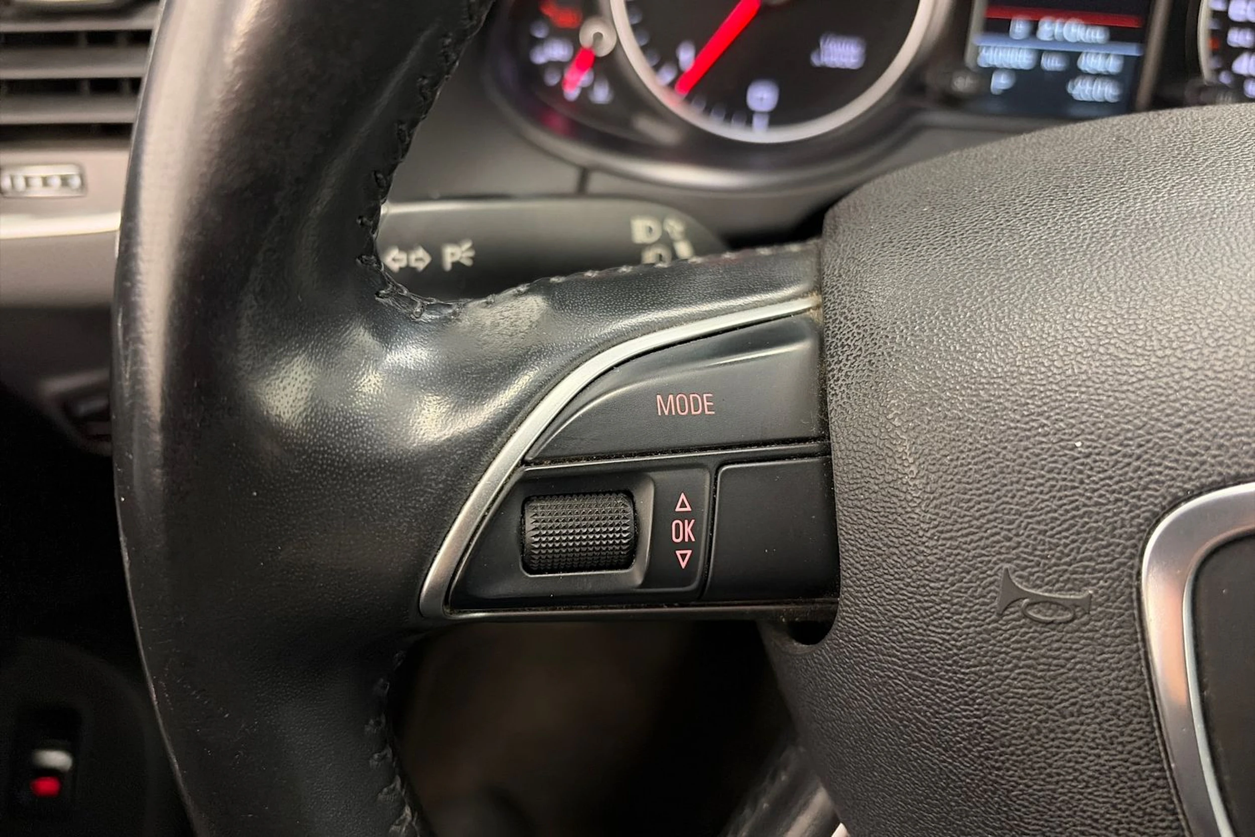 valkoinen Audi Q5 2015 kuva 15.