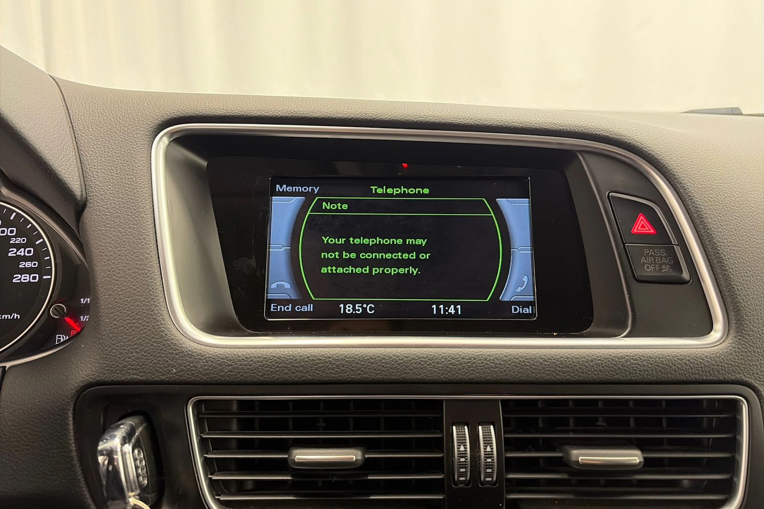 valkoinen Audi Q5 2015 kuva 19.