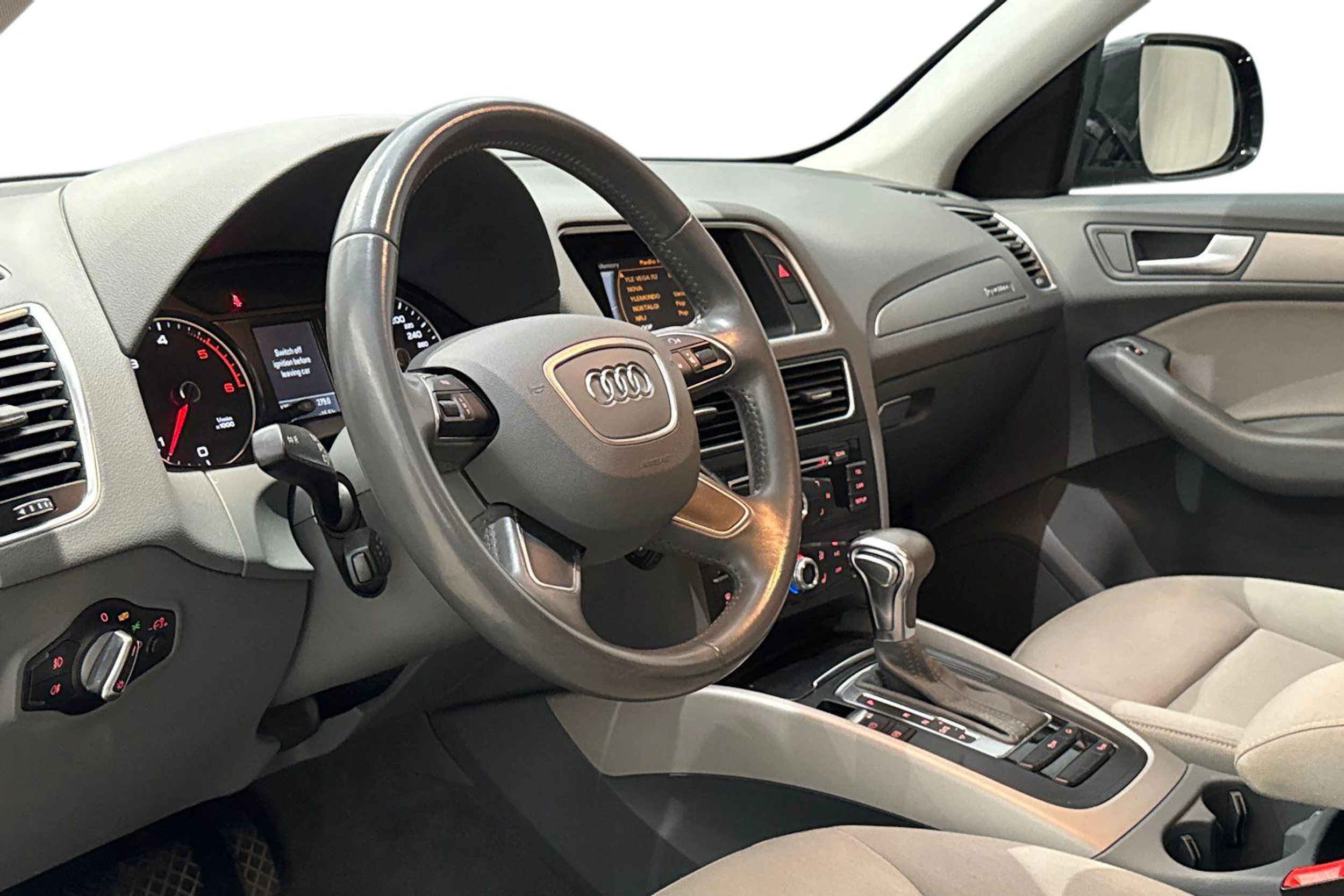 musta Audi Q5 2015 kuva 33.