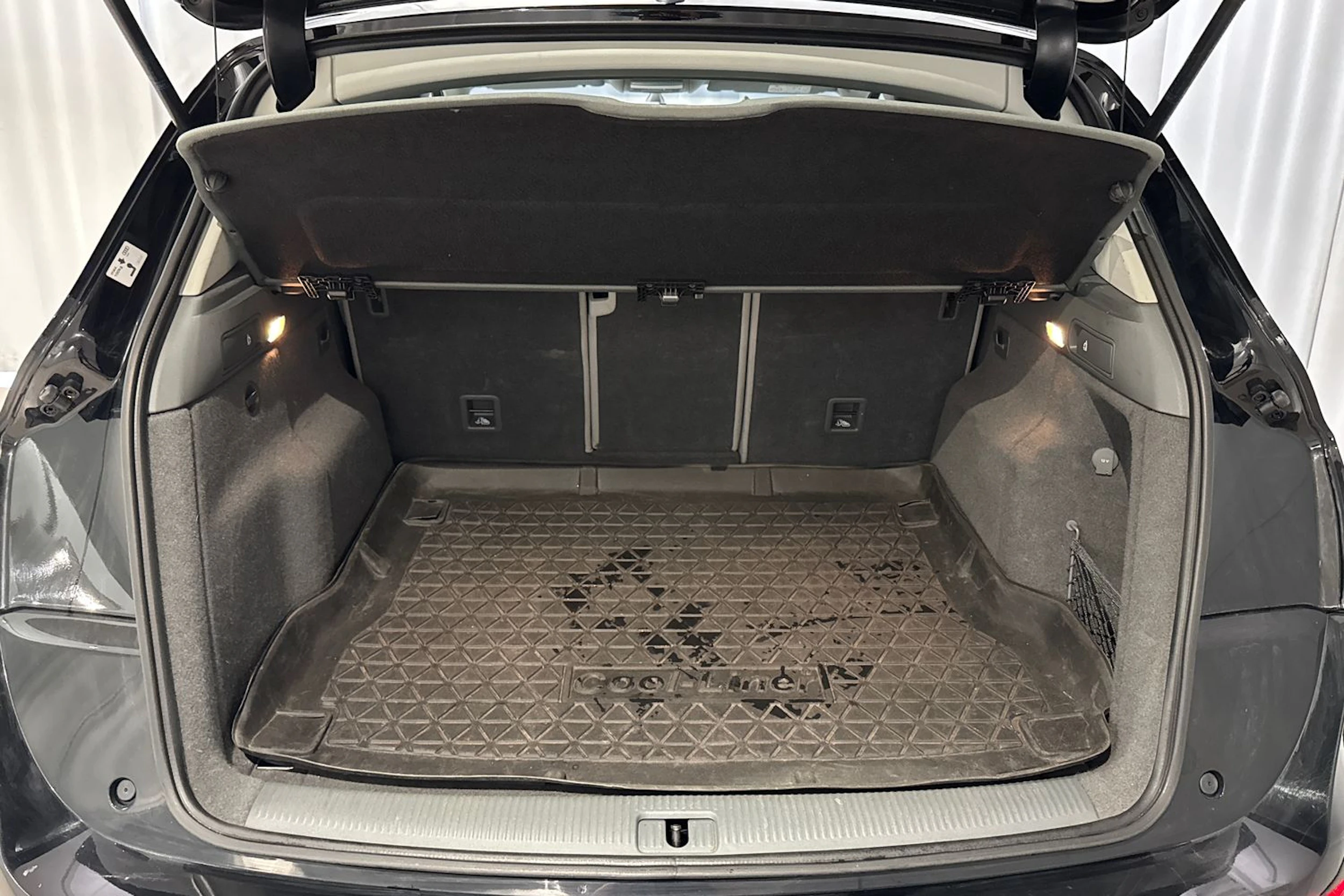 musta Audi Q5 2015 kuva 39.