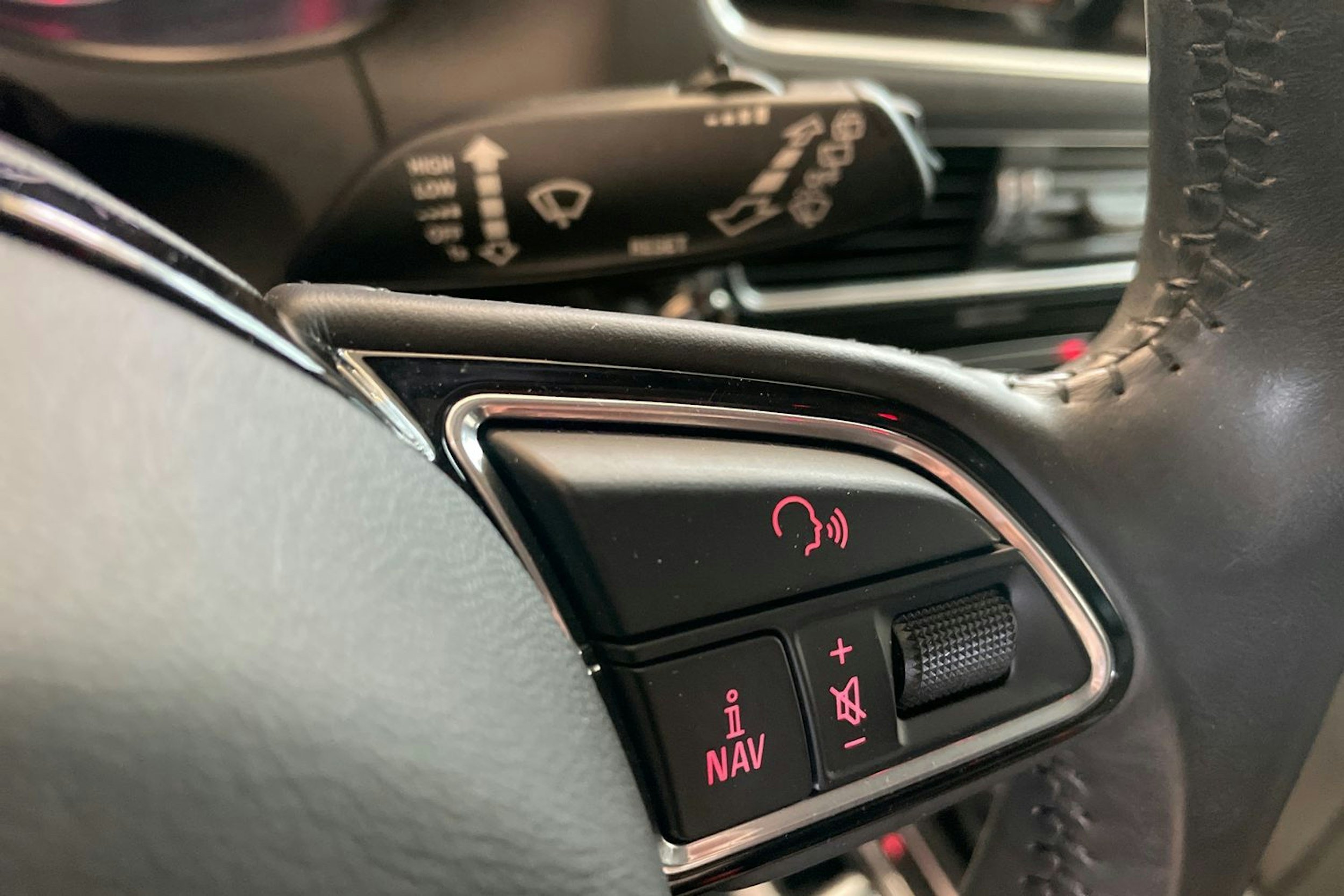 Valkoinen Audi Q5 2015 kuva 18.