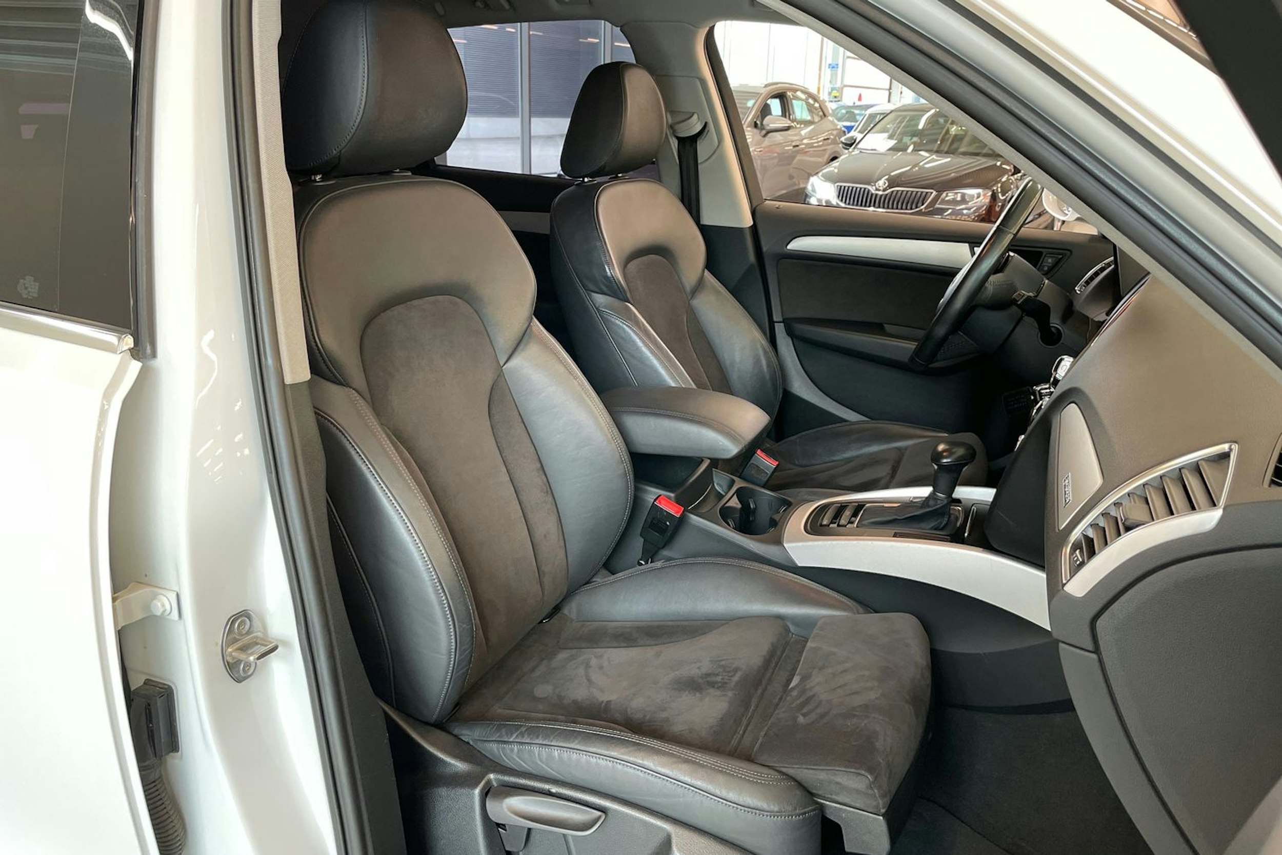 Valkoinen Audi Q5 2015 kuva 23.